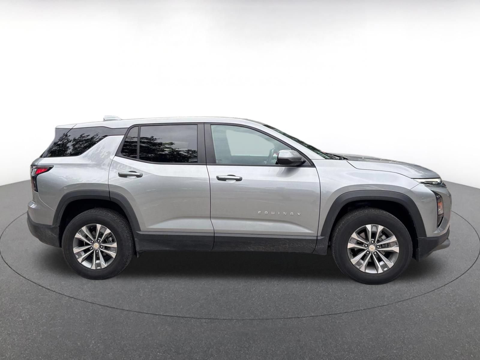 Thumbnail: 2025 Chevrolet Equinox - 9