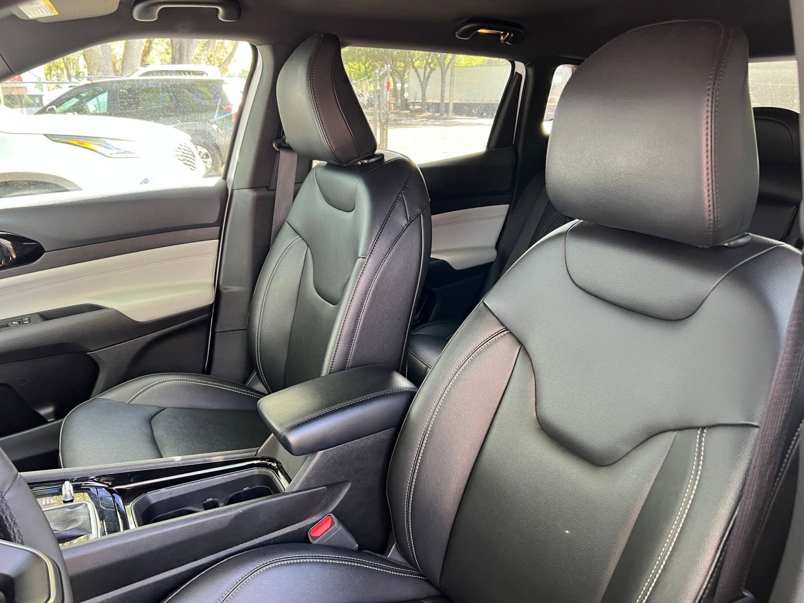 Thumbnail: 2025 Jeep Compass - 32