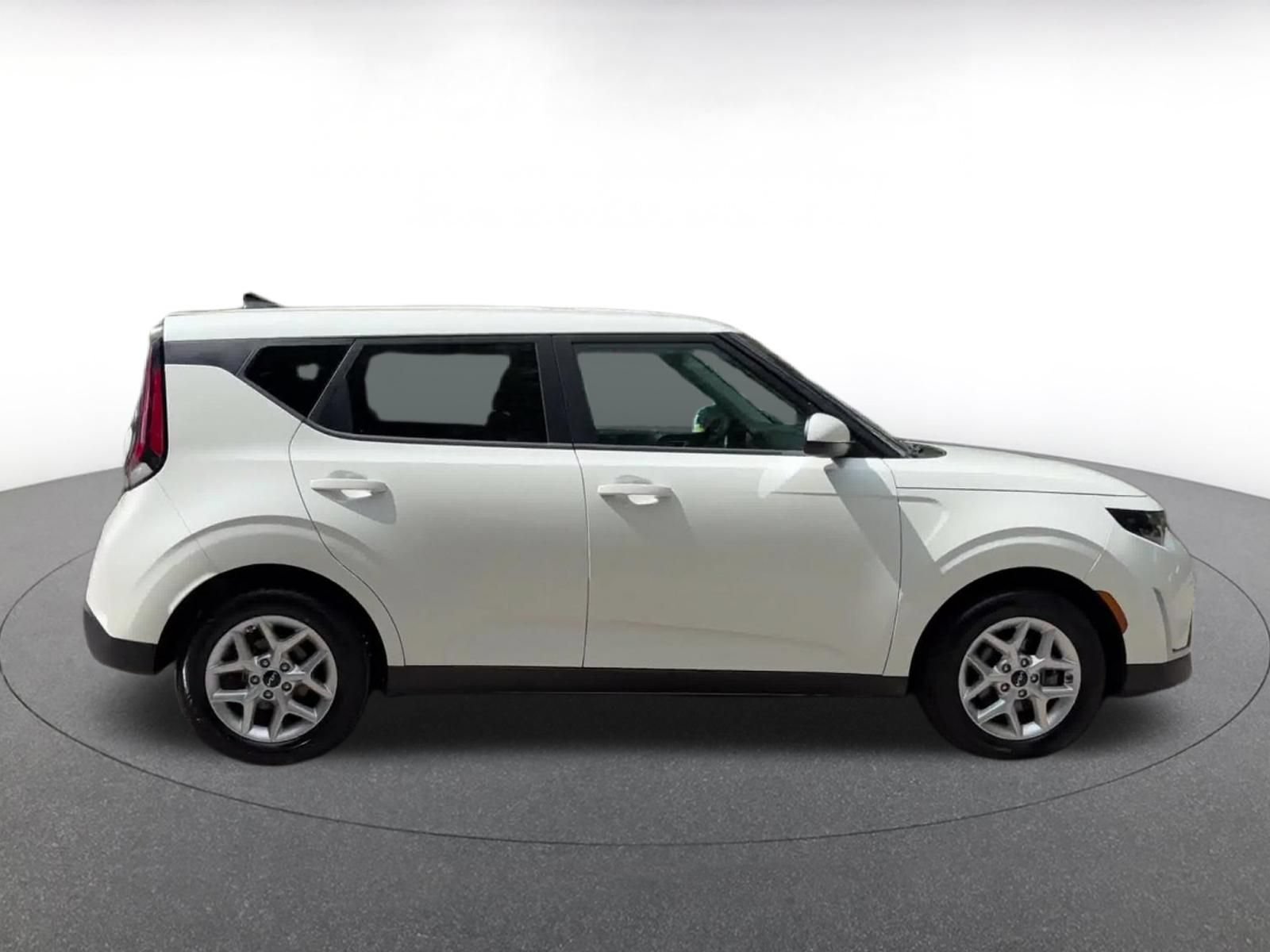 Thumbnail: 2025 Kia Soul - 16