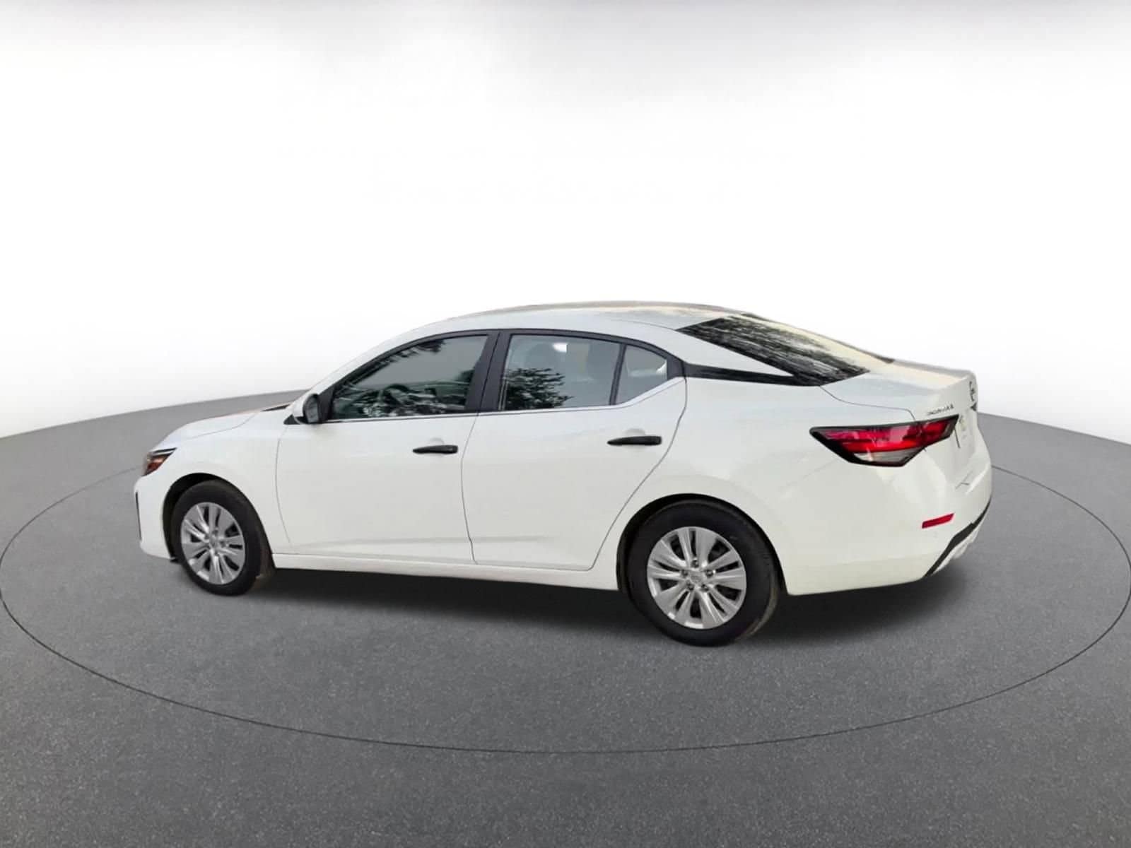 Thumbnail: 2025 Nissan Sentra - 10