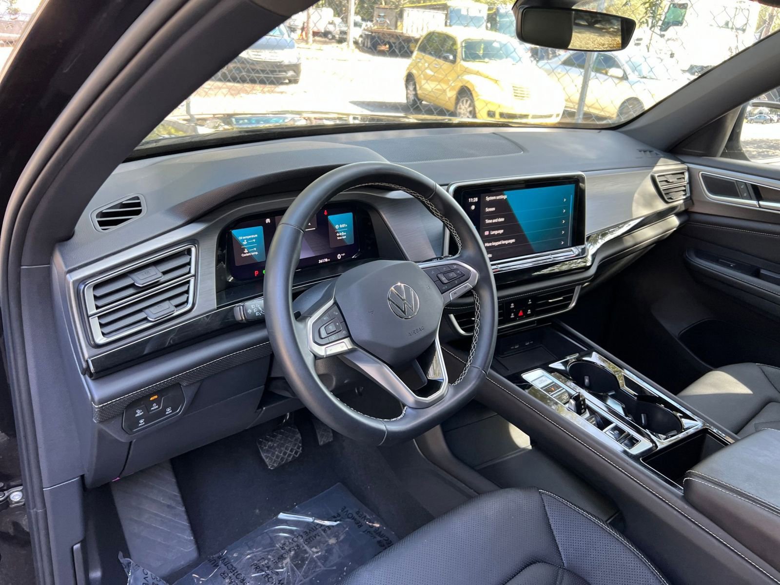 Thumbnail: 2025 Volkswagen Atlas - 32