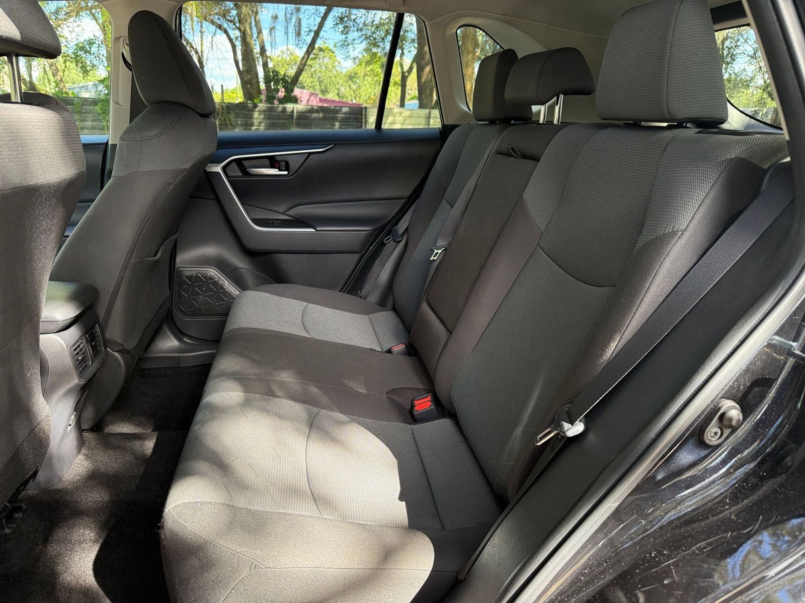 Thumbnail: 2025 Toyota RAV4 - 33