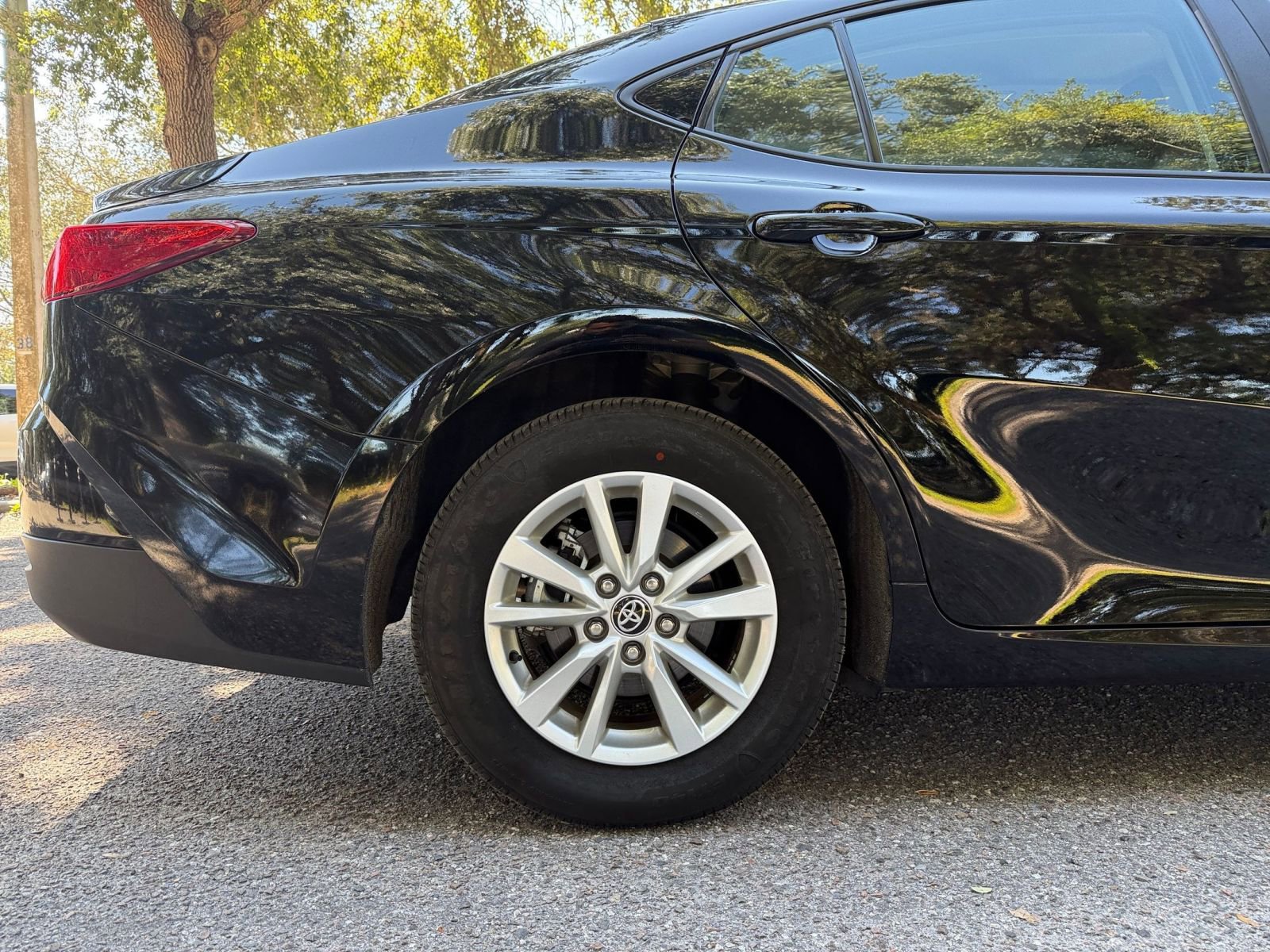 Thumbnail: 2025 Toyota Camry - 23