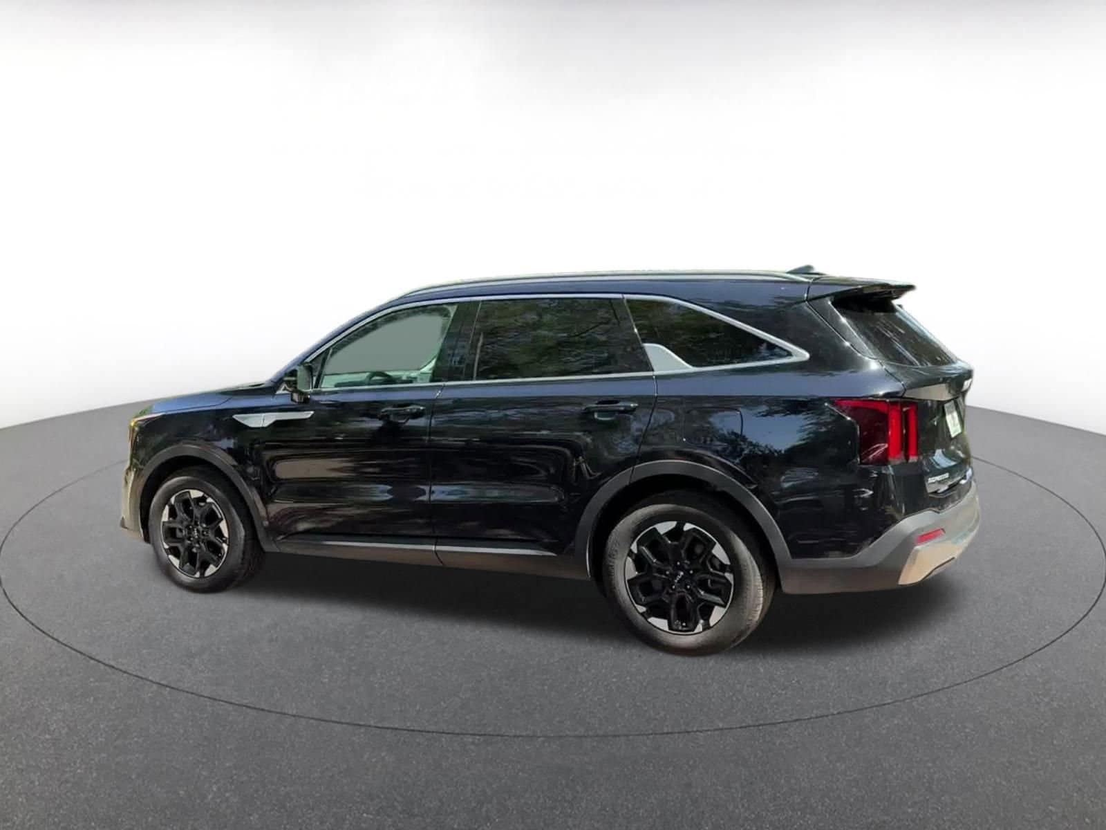 2024 Kia Sorento S 10