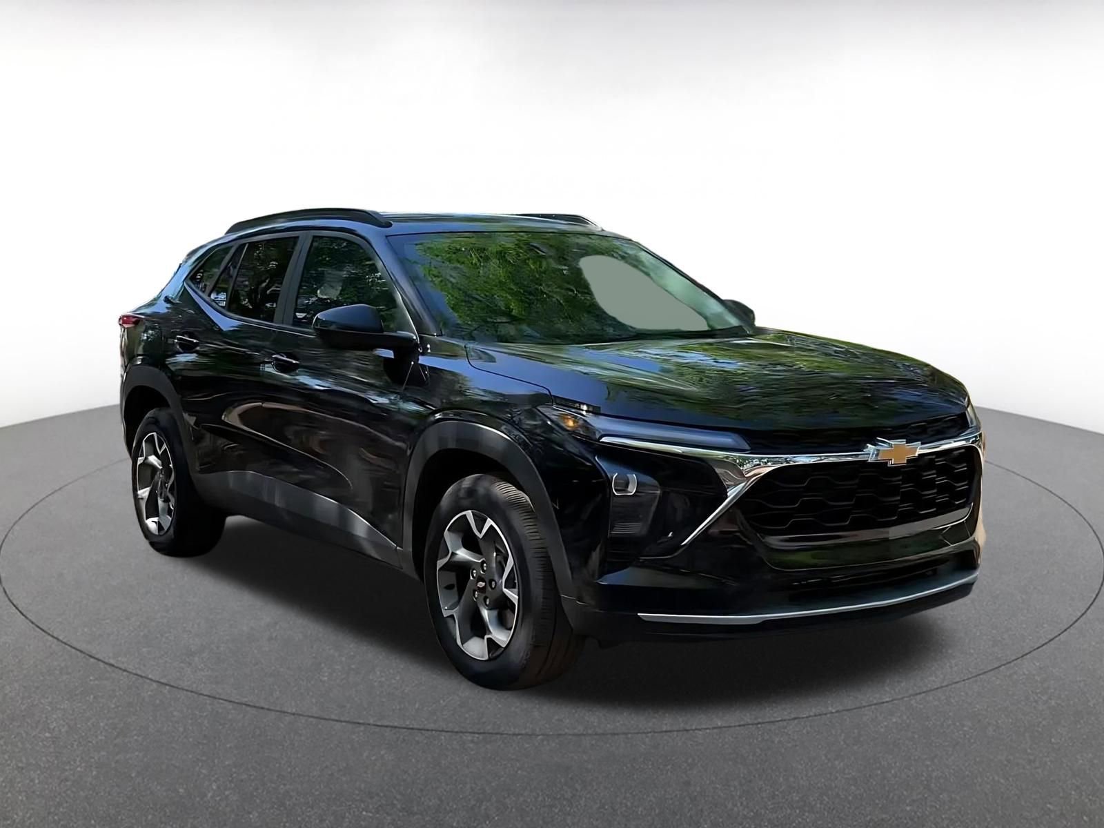 Thumbnail: 2025 Chevrolet Trax - 3