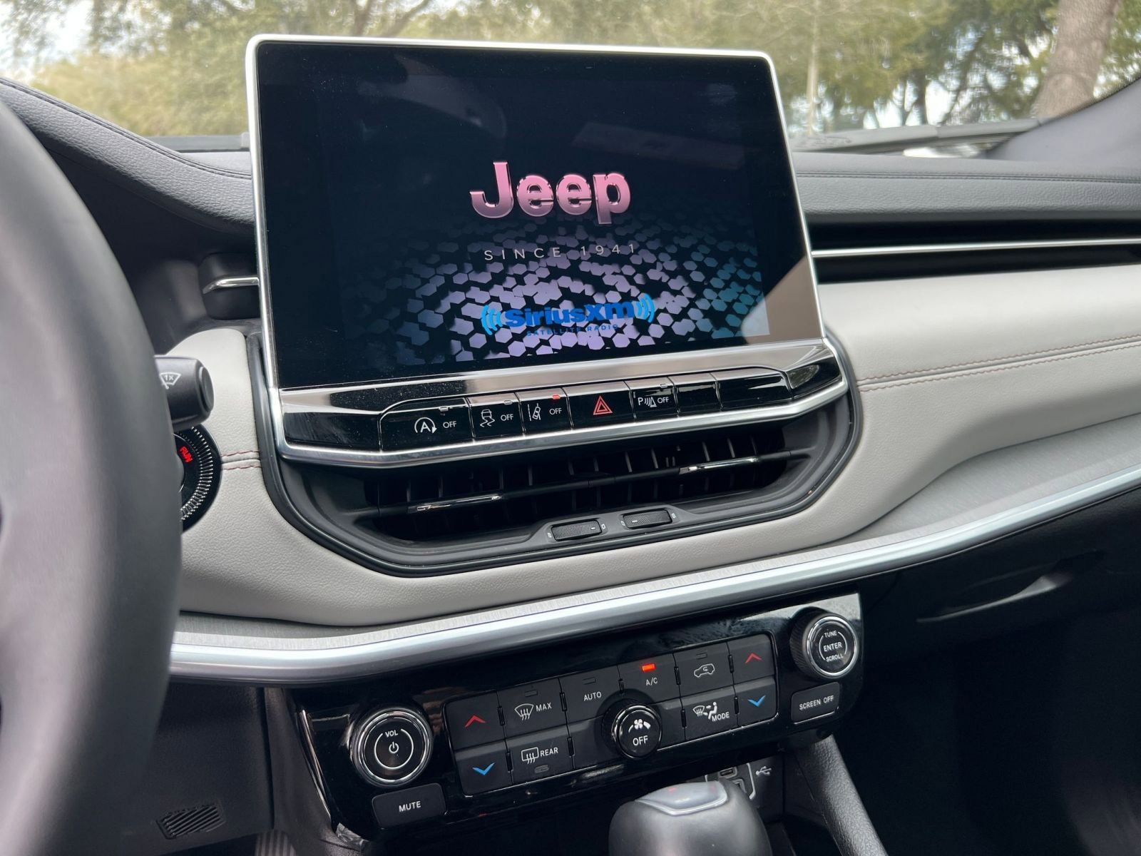 Thumbnail: 2025 Jeep Compass - 17