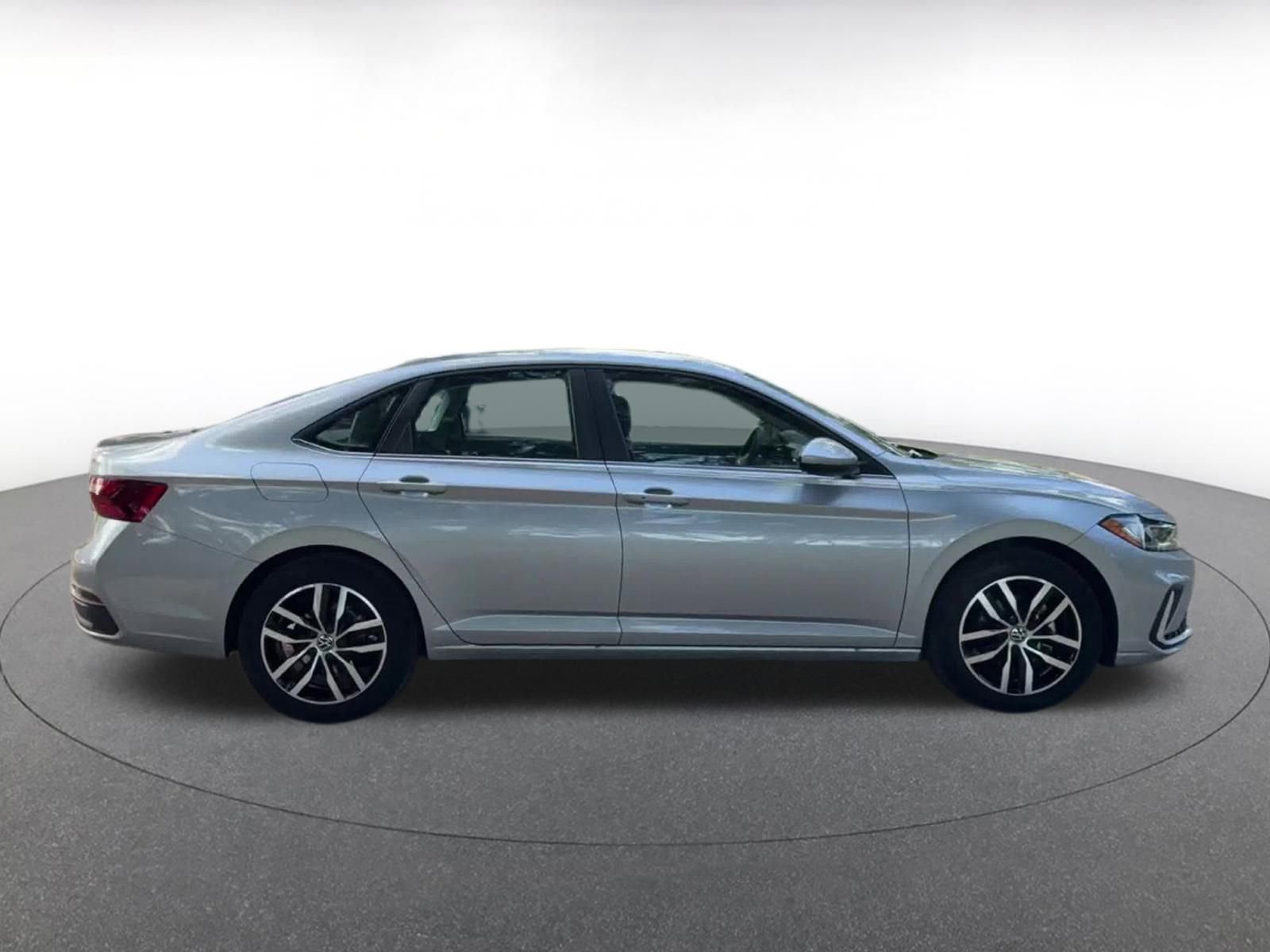 Thumbnail: 2025 Volkswagen Jetta - 16