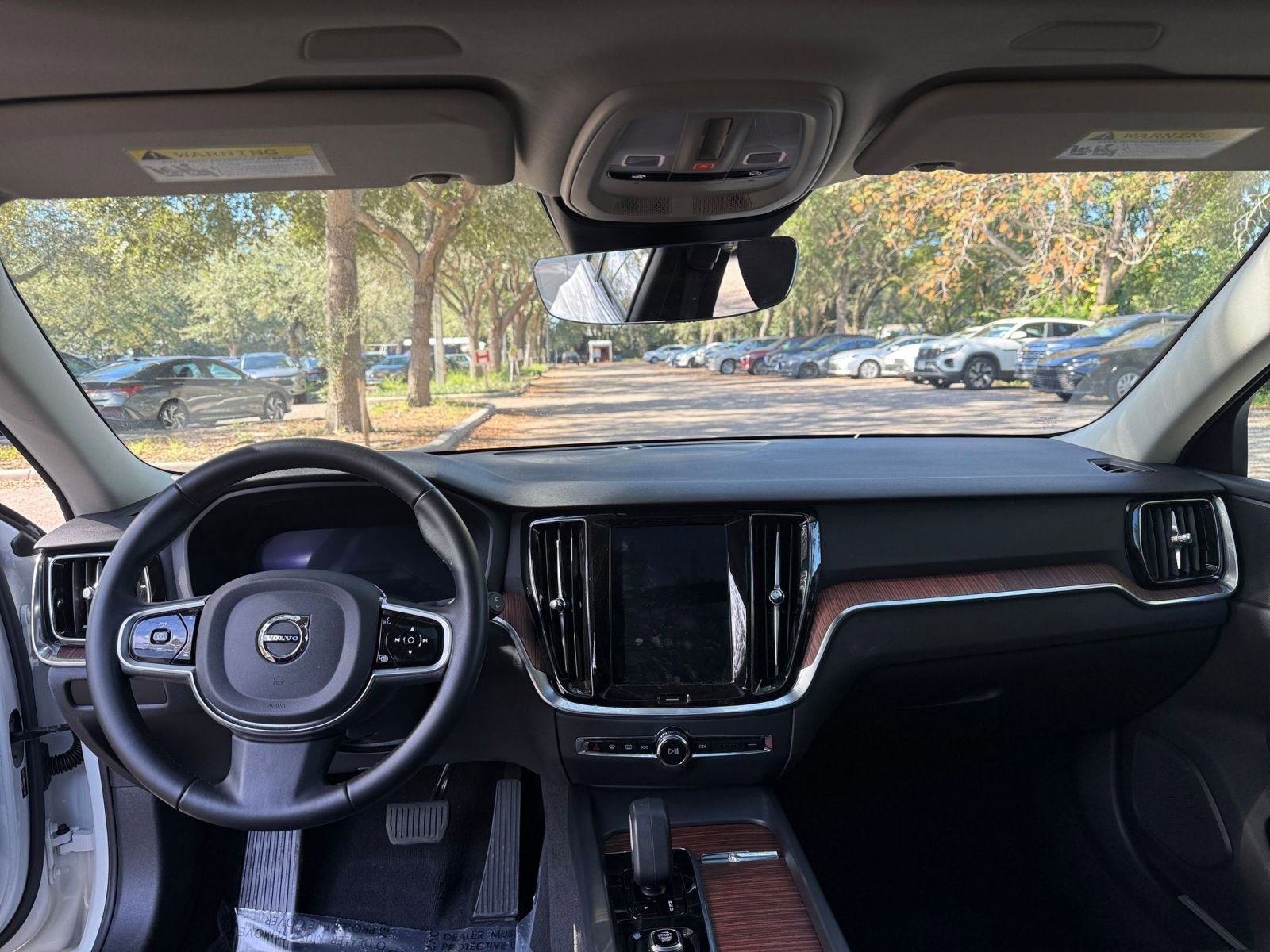 Thumbnail: 2025 Volvo S60 - 28