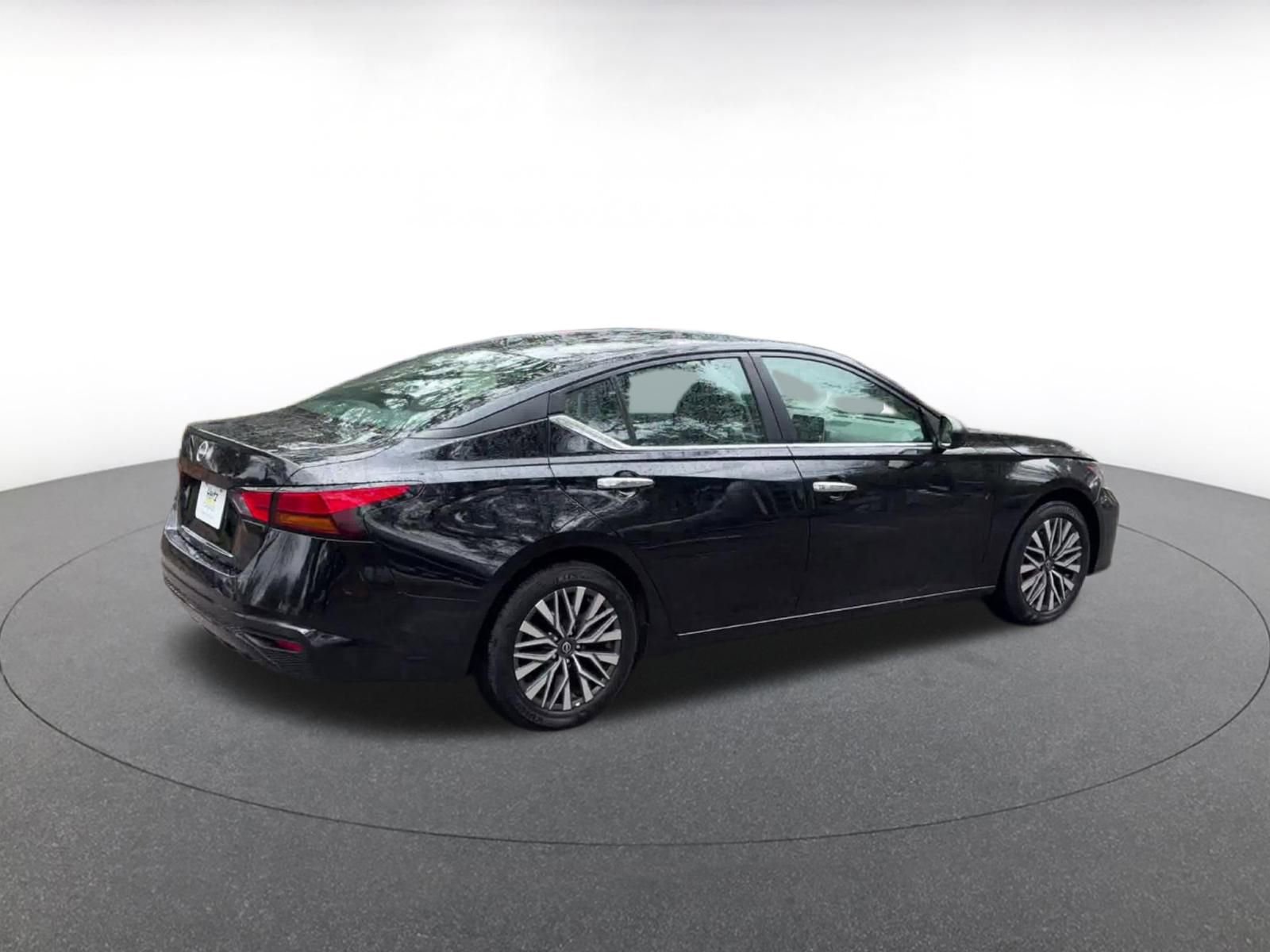 Thumbnail: 2025 Nissan Altima - 15