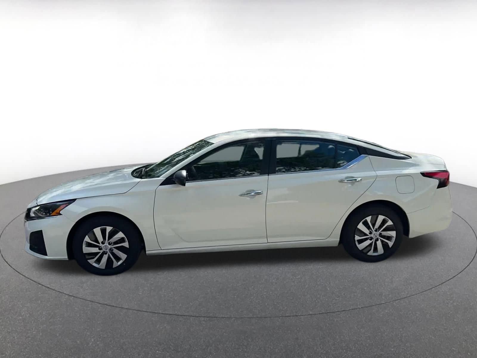 Thumbnail: 2024 Nissan Altima - 9
