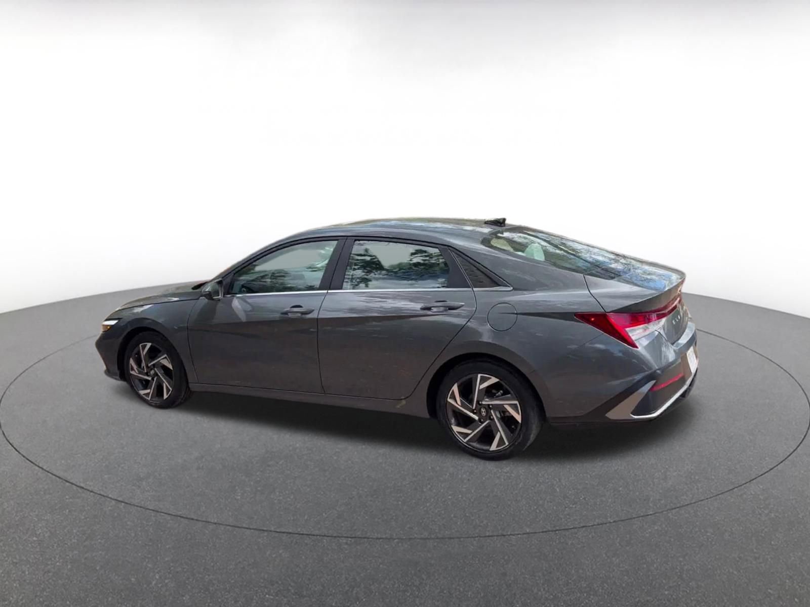 Thumbnail: 2025 Hyundai Elantra - 10