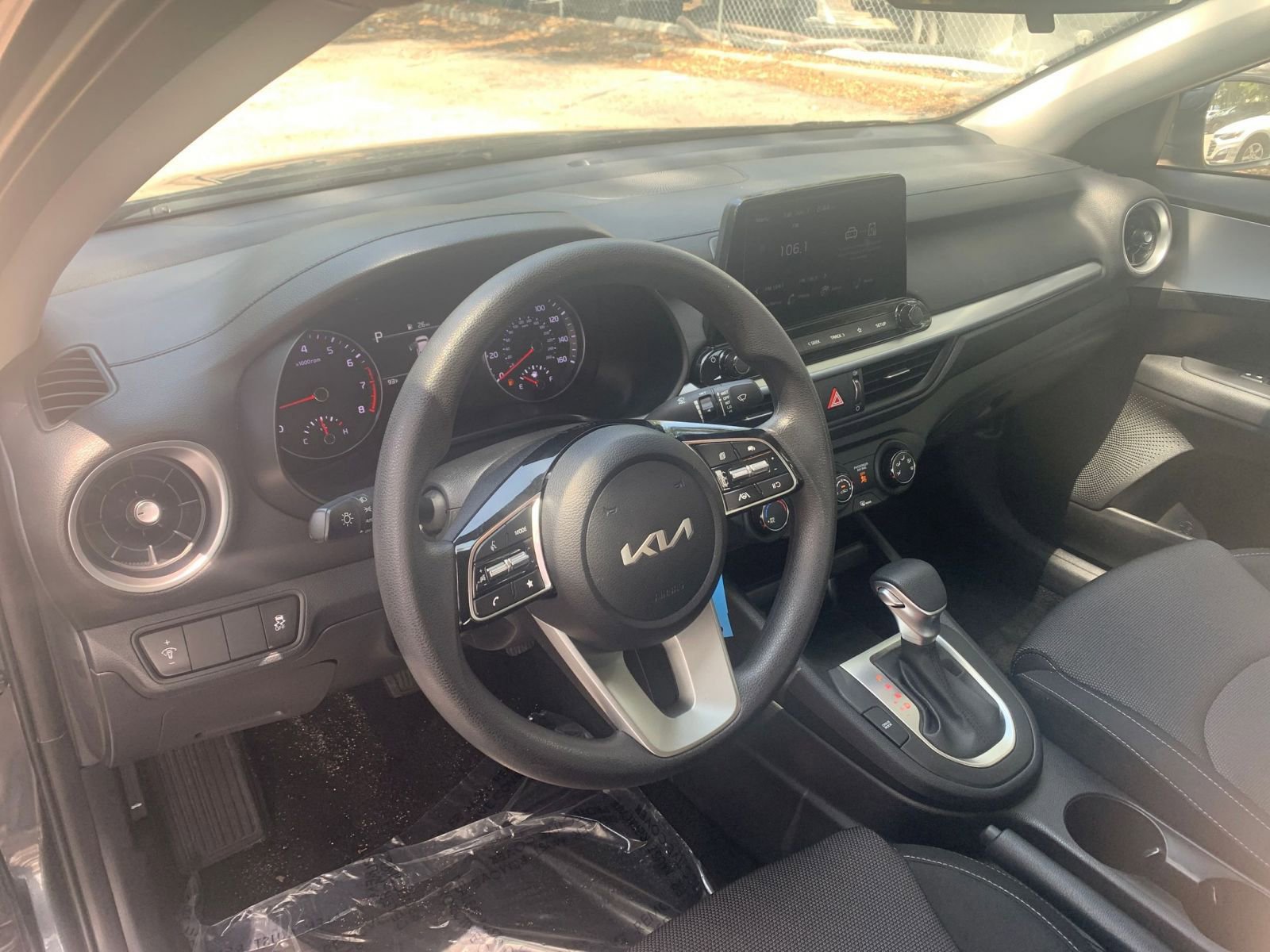 Thumbnail: 2024 Kia Forte - 28