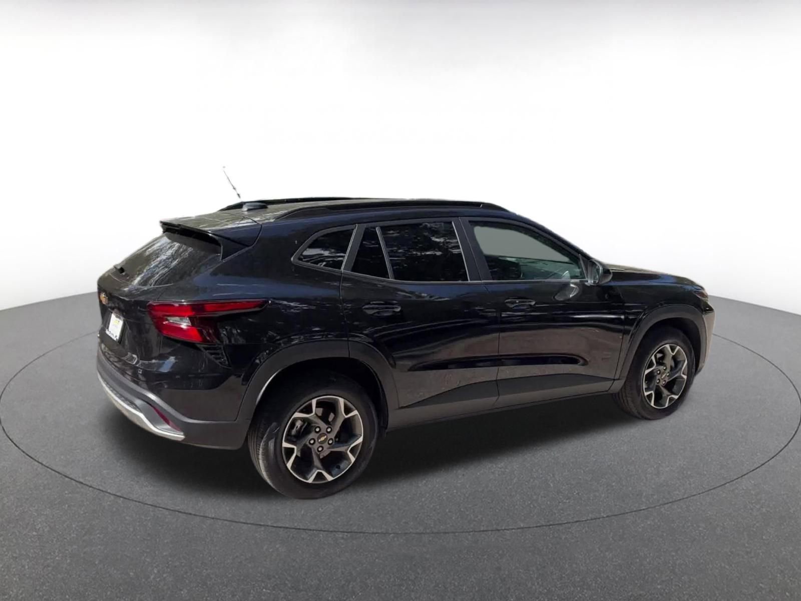 Thumbnail: 2025 Chevrolet Trax - 15