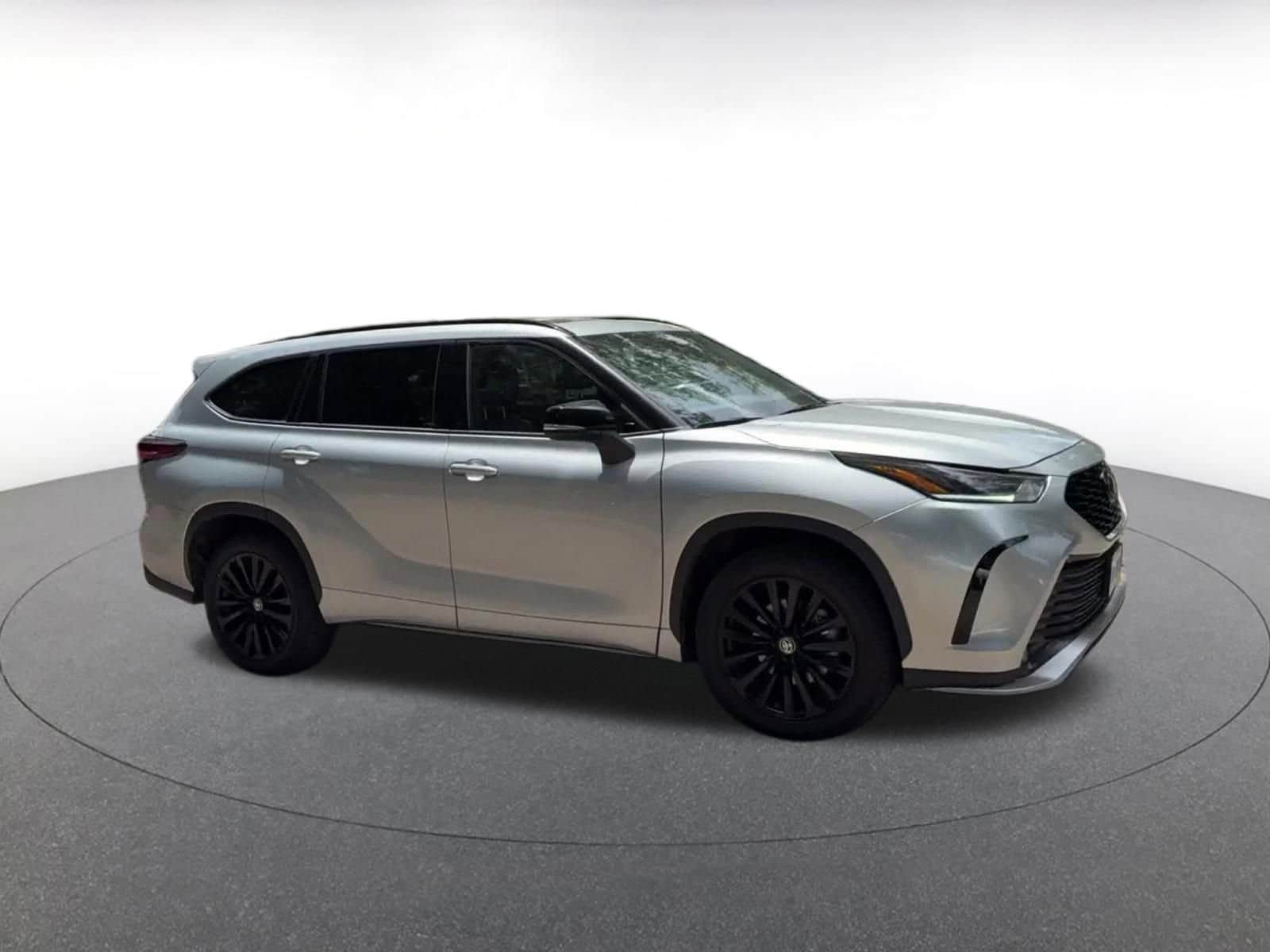 Thumbnail: 2024 Toyota Highlander - 2