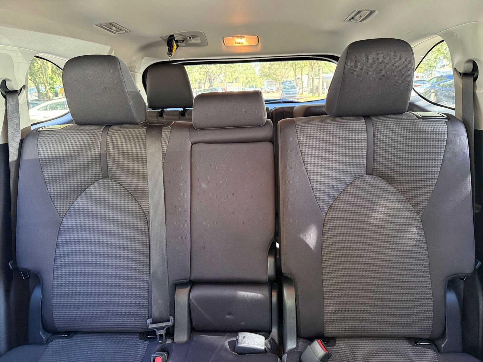 Thumbnail: 2025 Toyota Highlander - 32