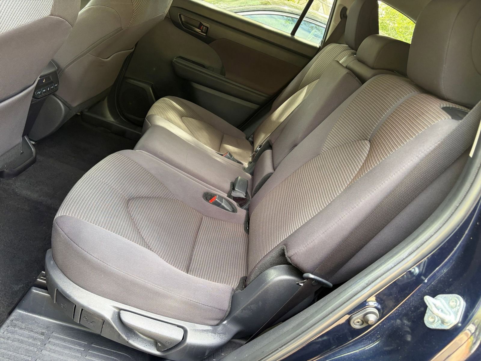 Thumbnail: 2025 Toyota Highlander - 27