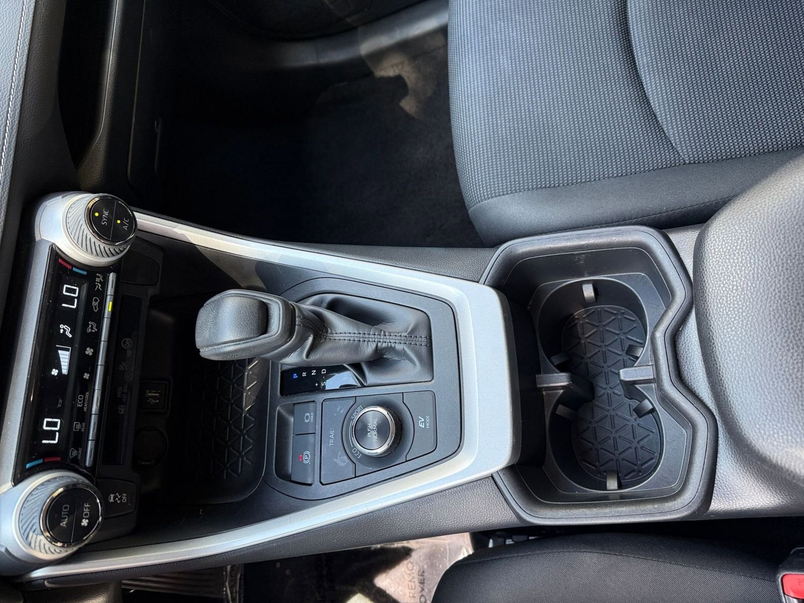 Thumbnail: 2025 Toyota RAV4 - 35