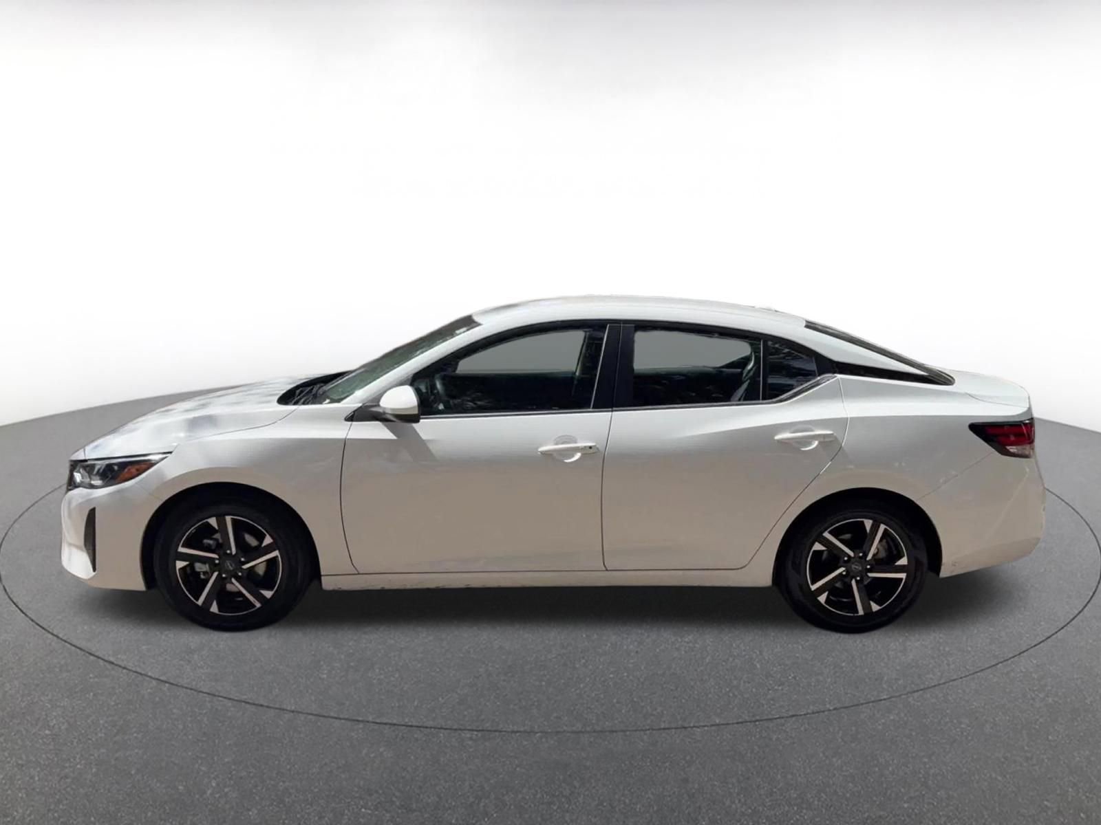 Thumbnail: 2025 Nissan Sentra - 9