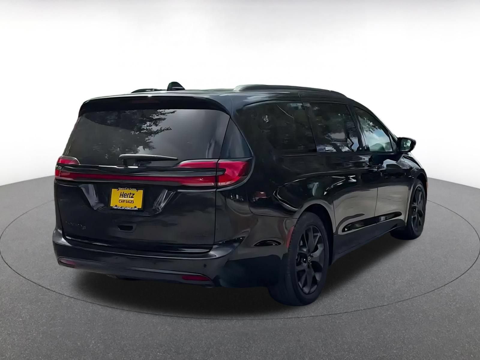 Thumbnail: 2025 Chrysler Pacifica - 14
