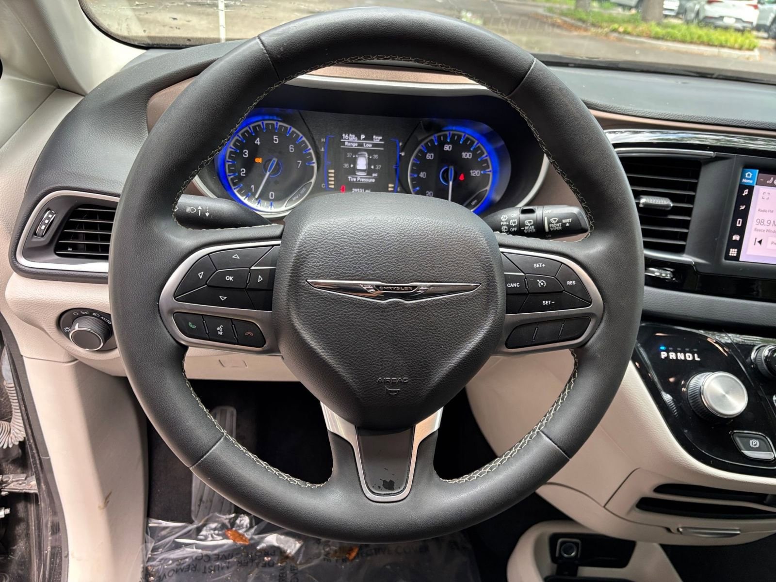 Thumbnail: 2024 Chrysler Voyager - 30