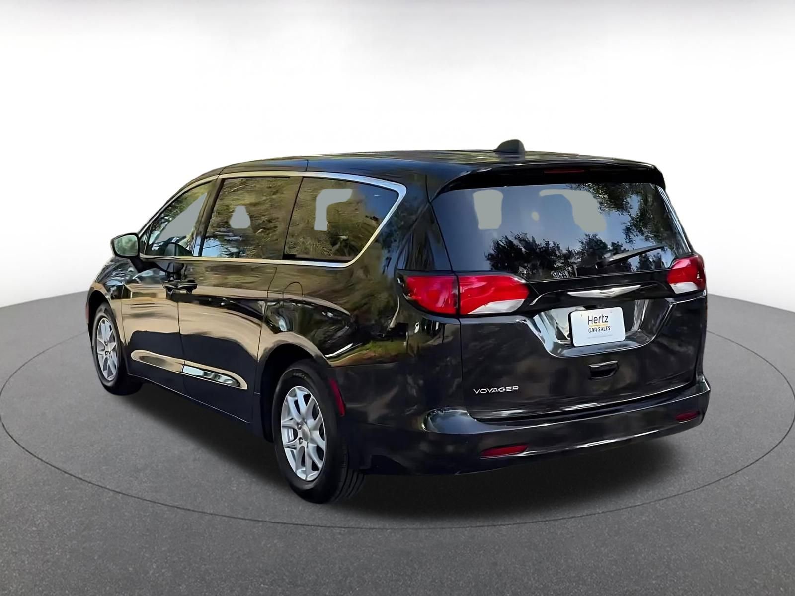 Thumbnail: 2023 Chrysler Voyager - 11