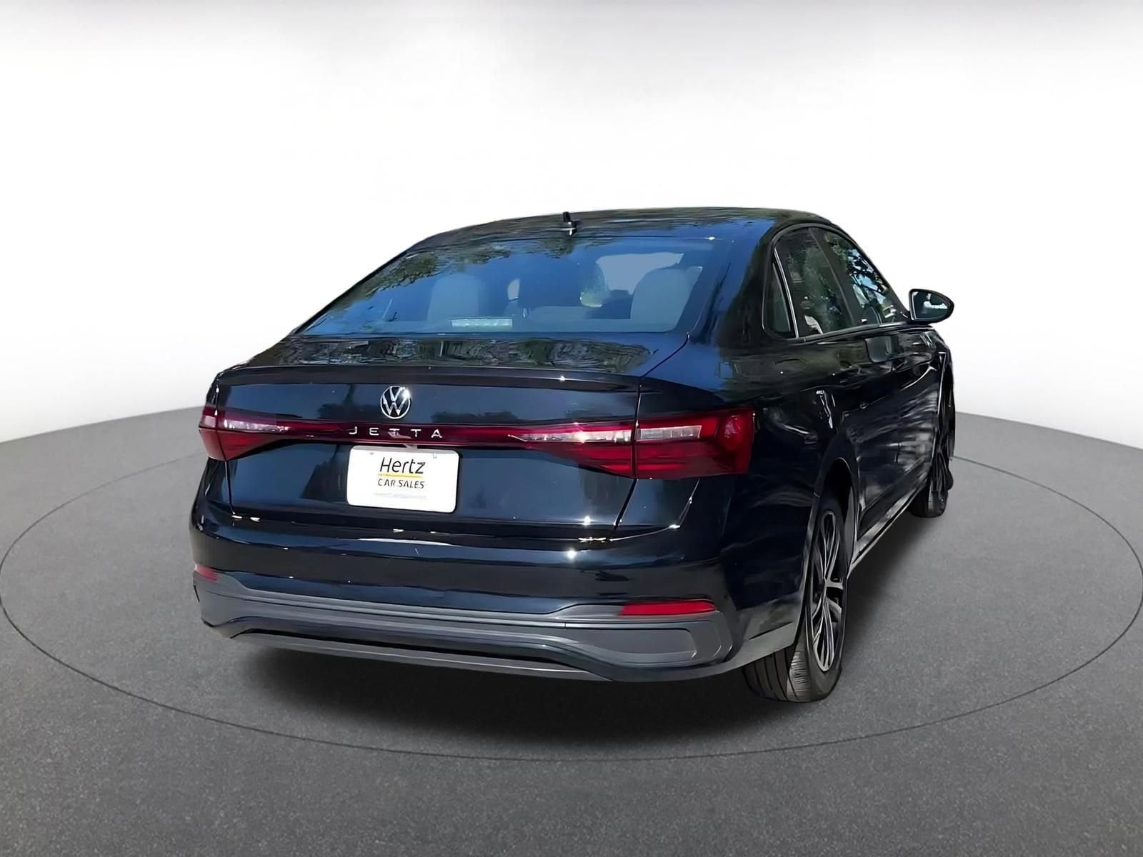 Thumbnail: 2025 Volkswagen Jetta - 14