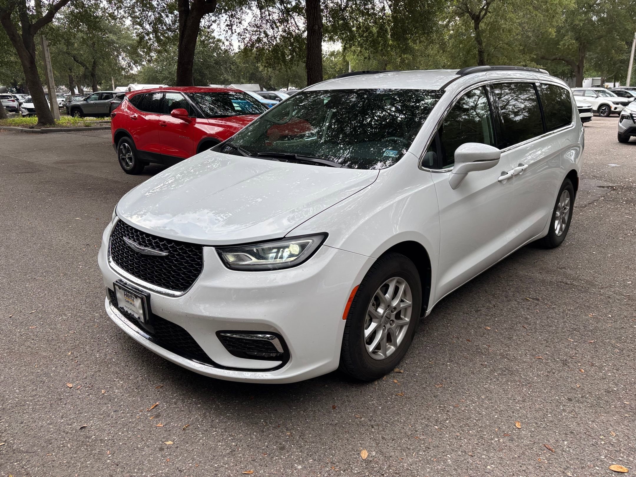 Thumbnail: 2022 Chrysler Pacifica - 10