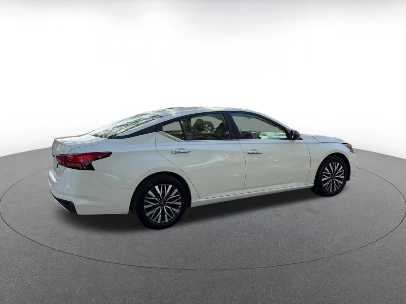 Thumbnail: 2025 Nissan Altima - 22