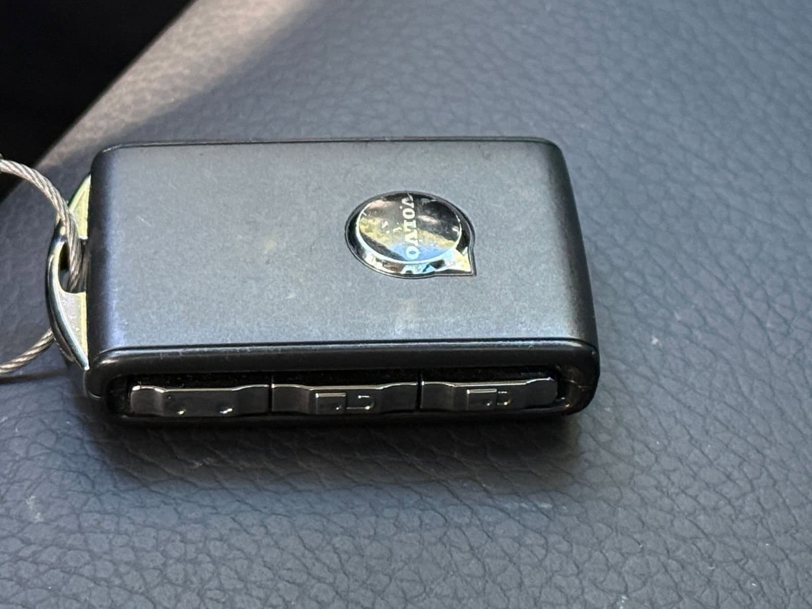 Thumbnail: 2025 Volvo S60 - 18