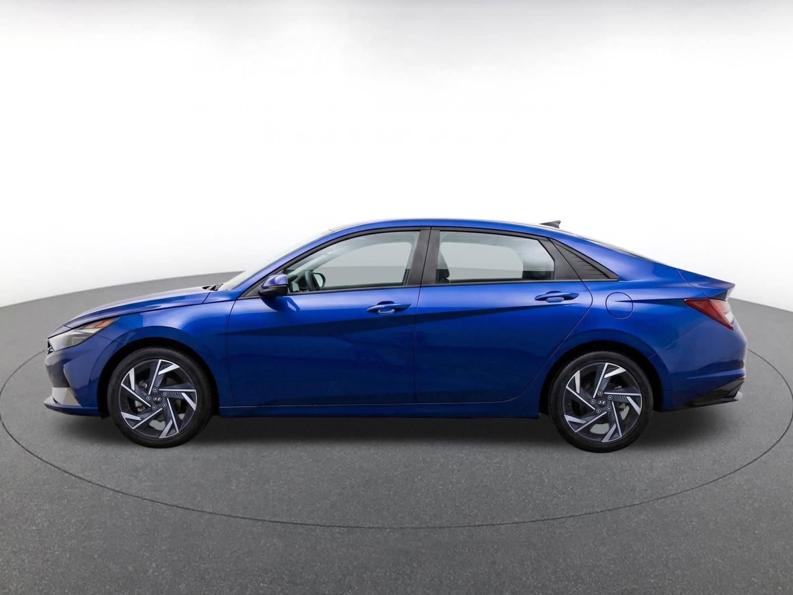Thumbnail: 2025 Hyundai Elantra - 4