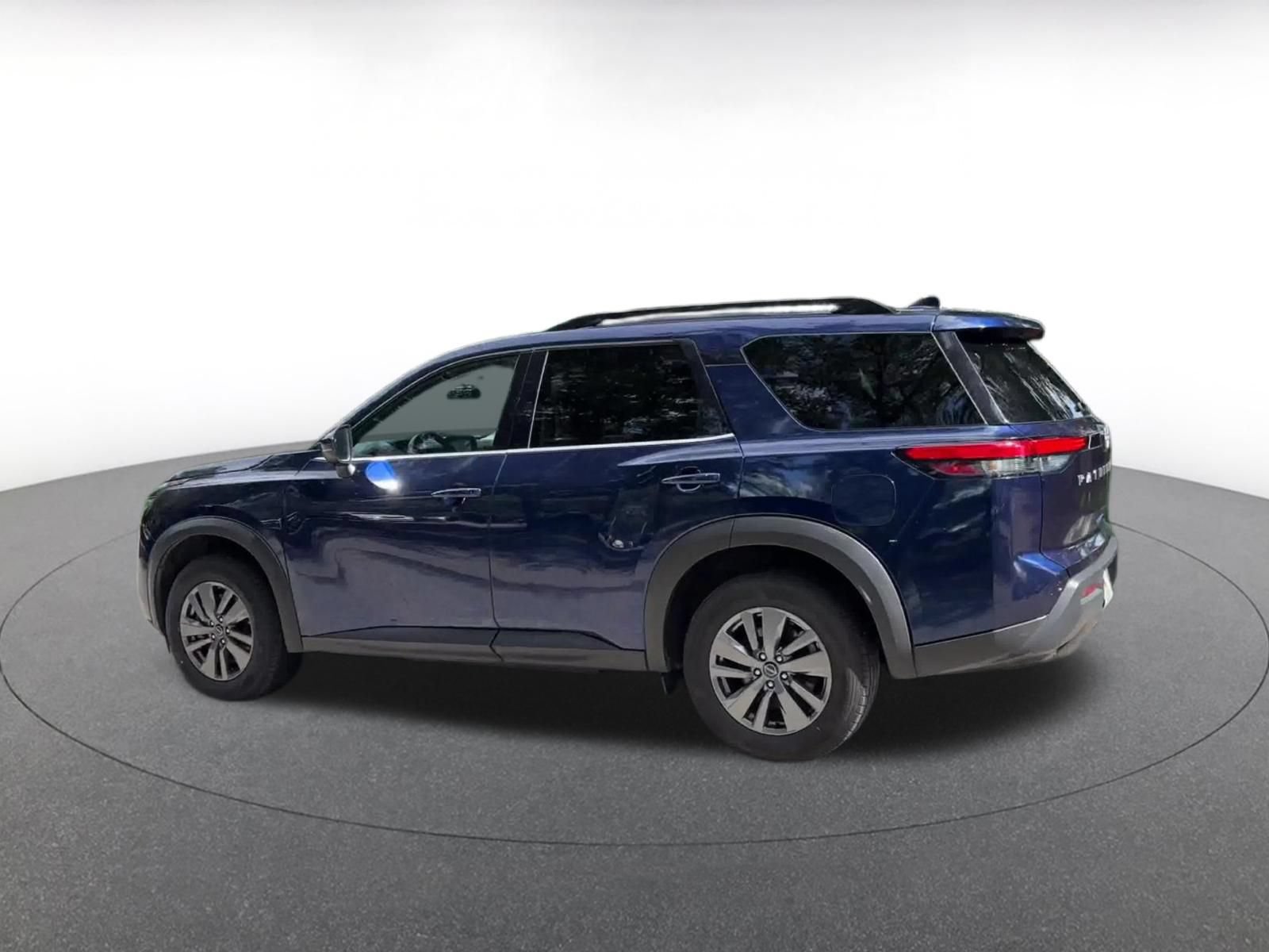 Thumbnail: 2025 Nissan Pathfinder - 10