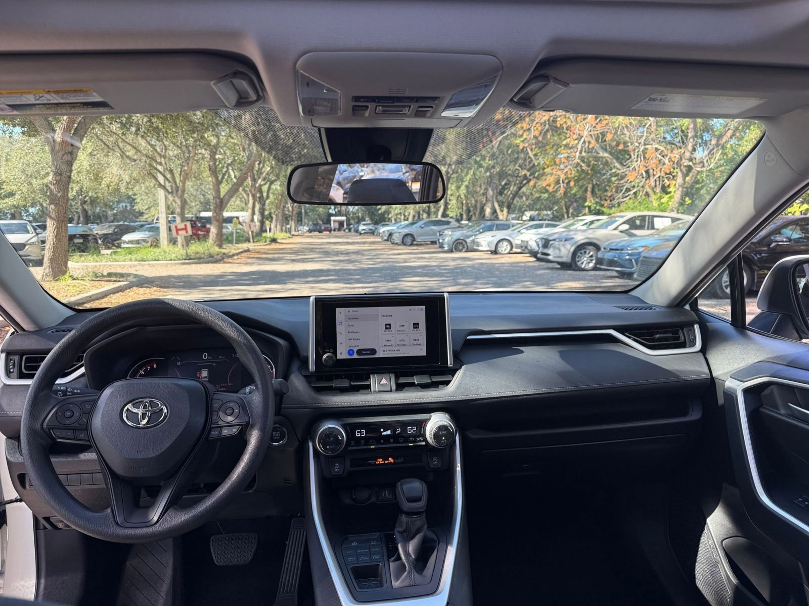 Thumbnail: 2025 Toyota RAV4 - 29