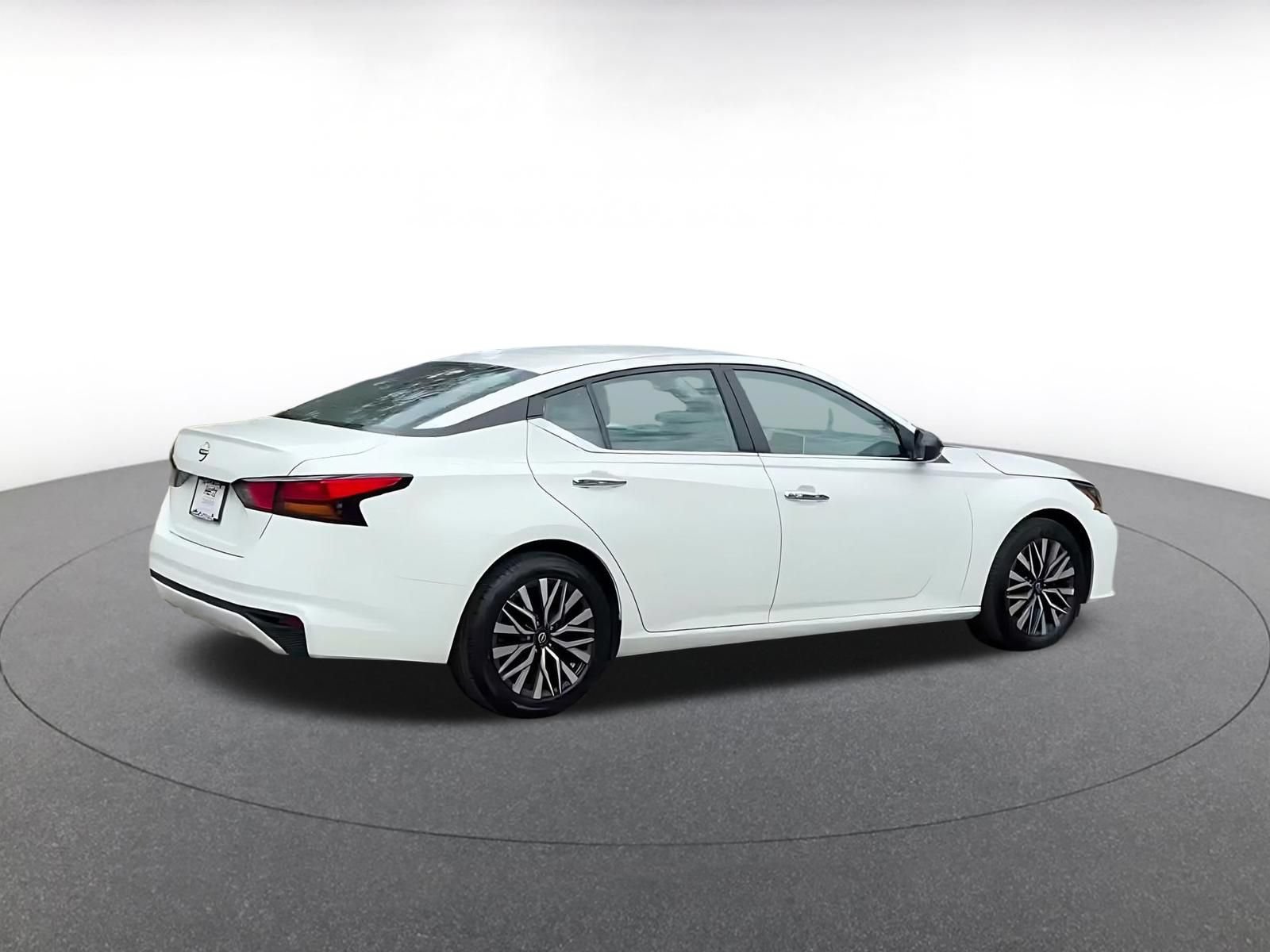 Thumbnail: 2025 Nissan Altima - 14