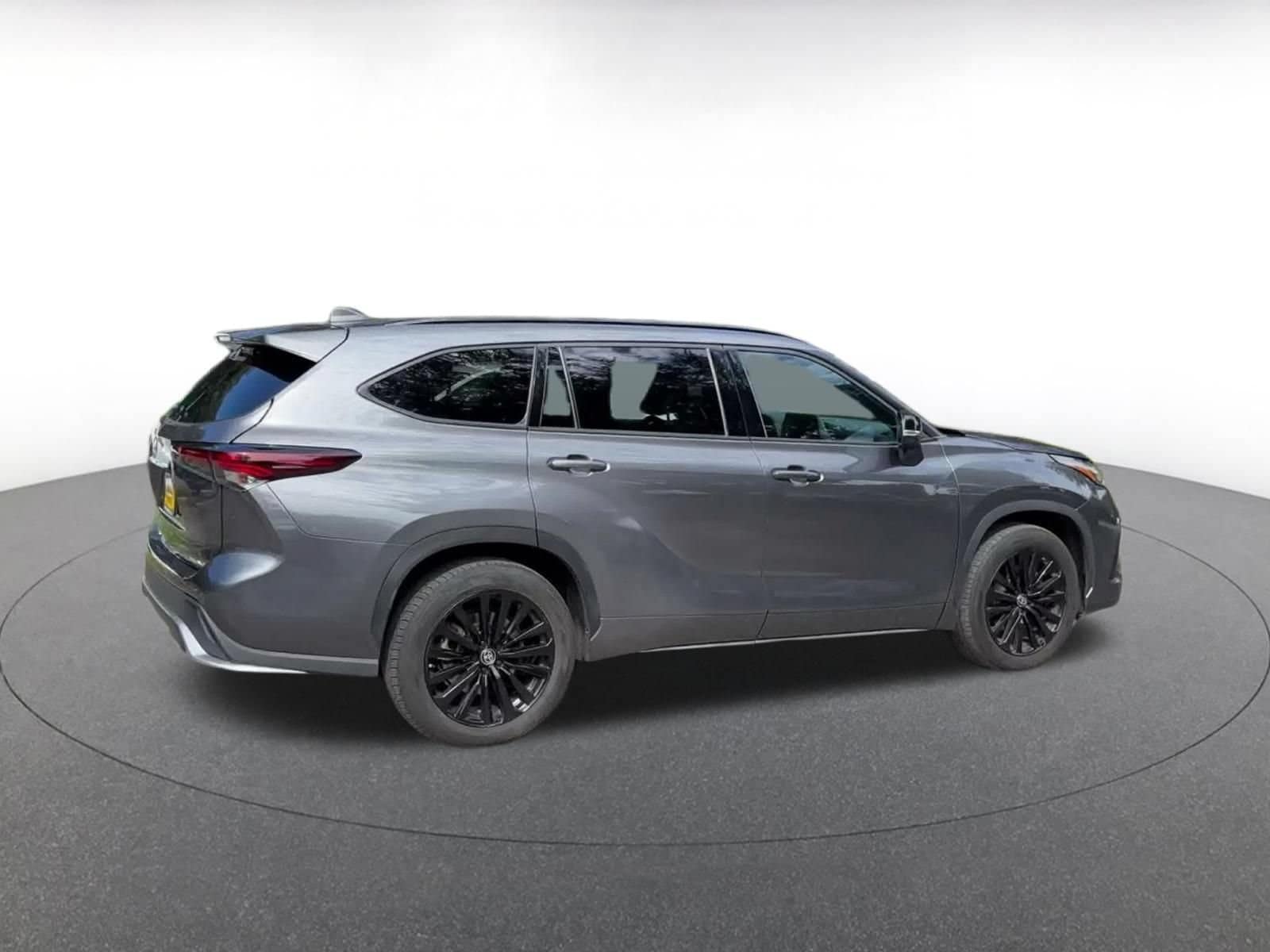 Thumbnail: 2025 Toyota Highlander - 14