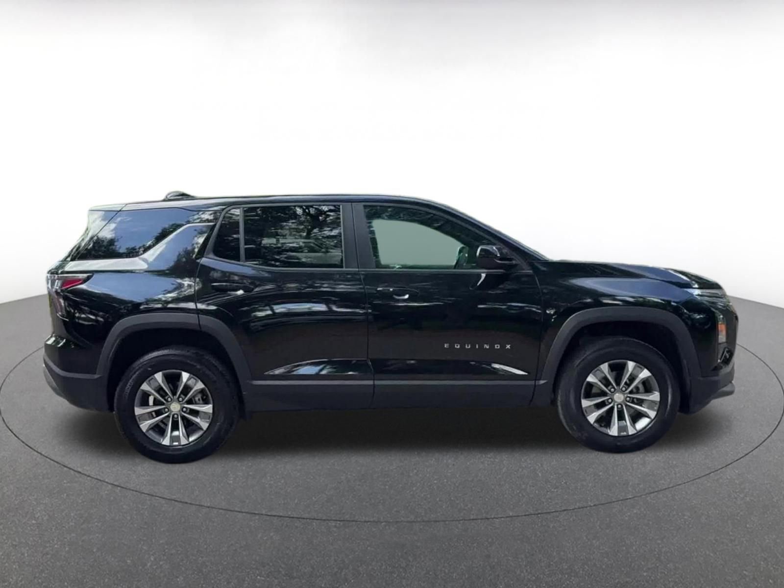 Thumbnail: 2025 Chevrolet Equinox - 16