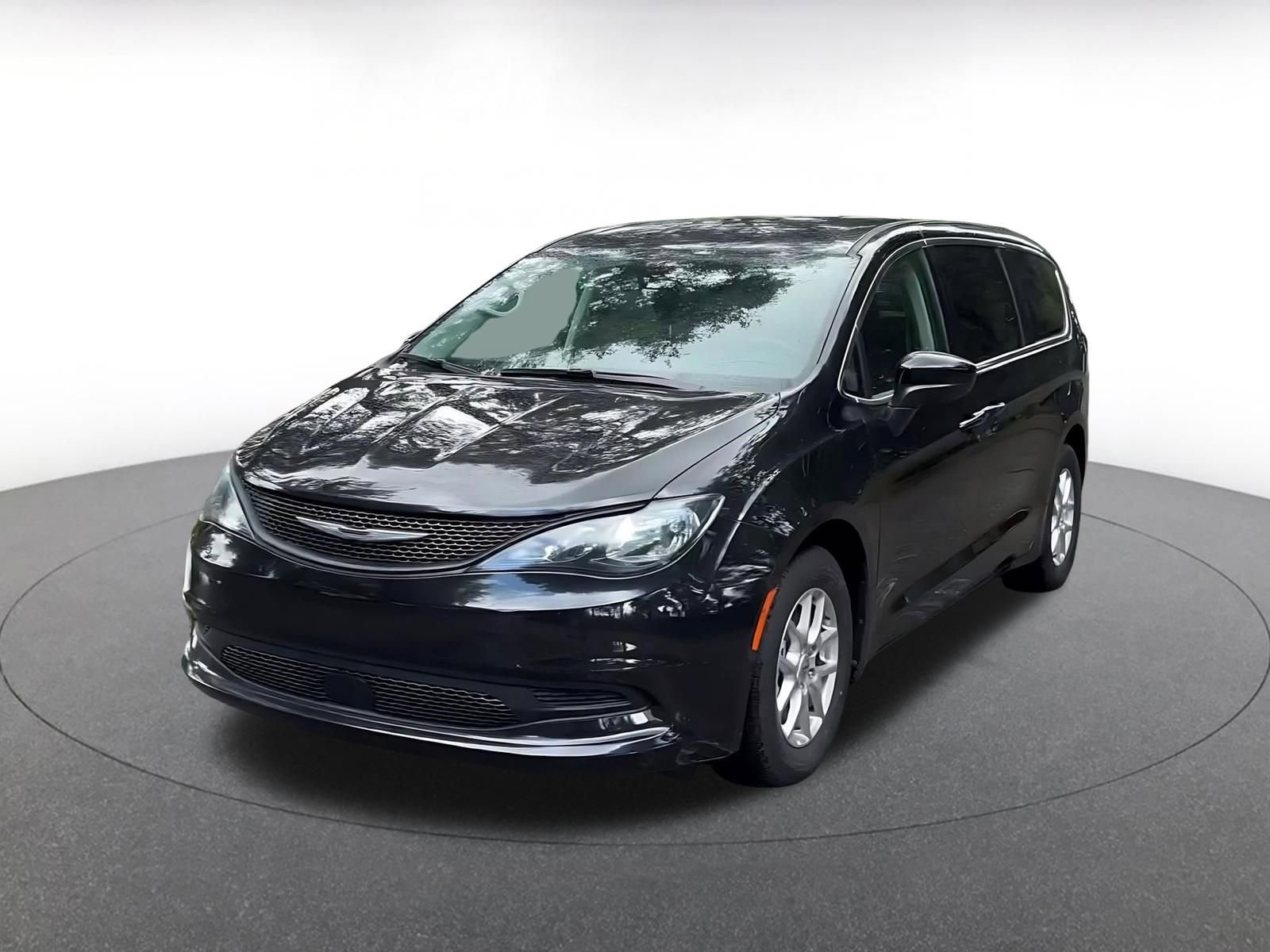 Thumbnail: 2024 Chrysler Voyager - 7