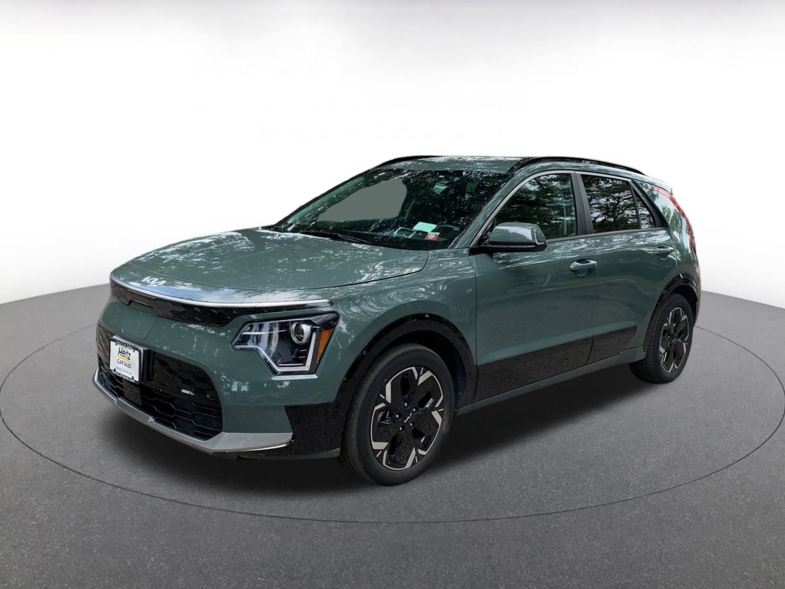 Thumbnail: 2023 Kia Niro - 3