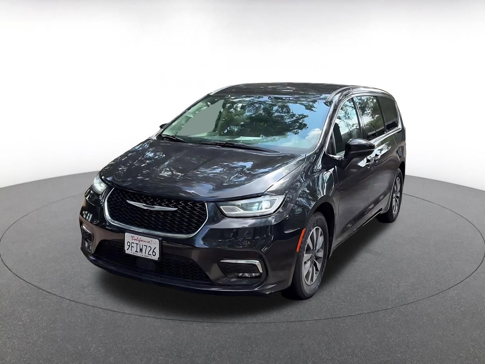 Thumbnail: 2023 Chrysler Pacifica - 7