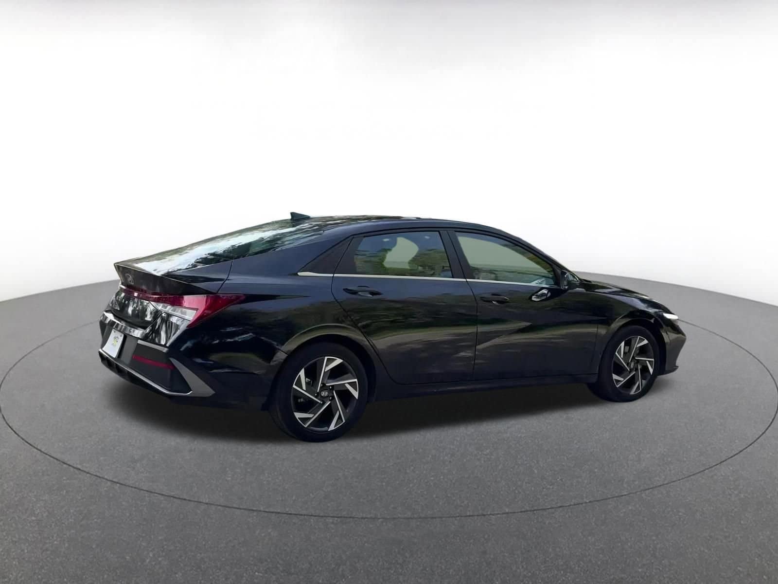 Thumbnail: 2025 Hyundai Elantra - 15