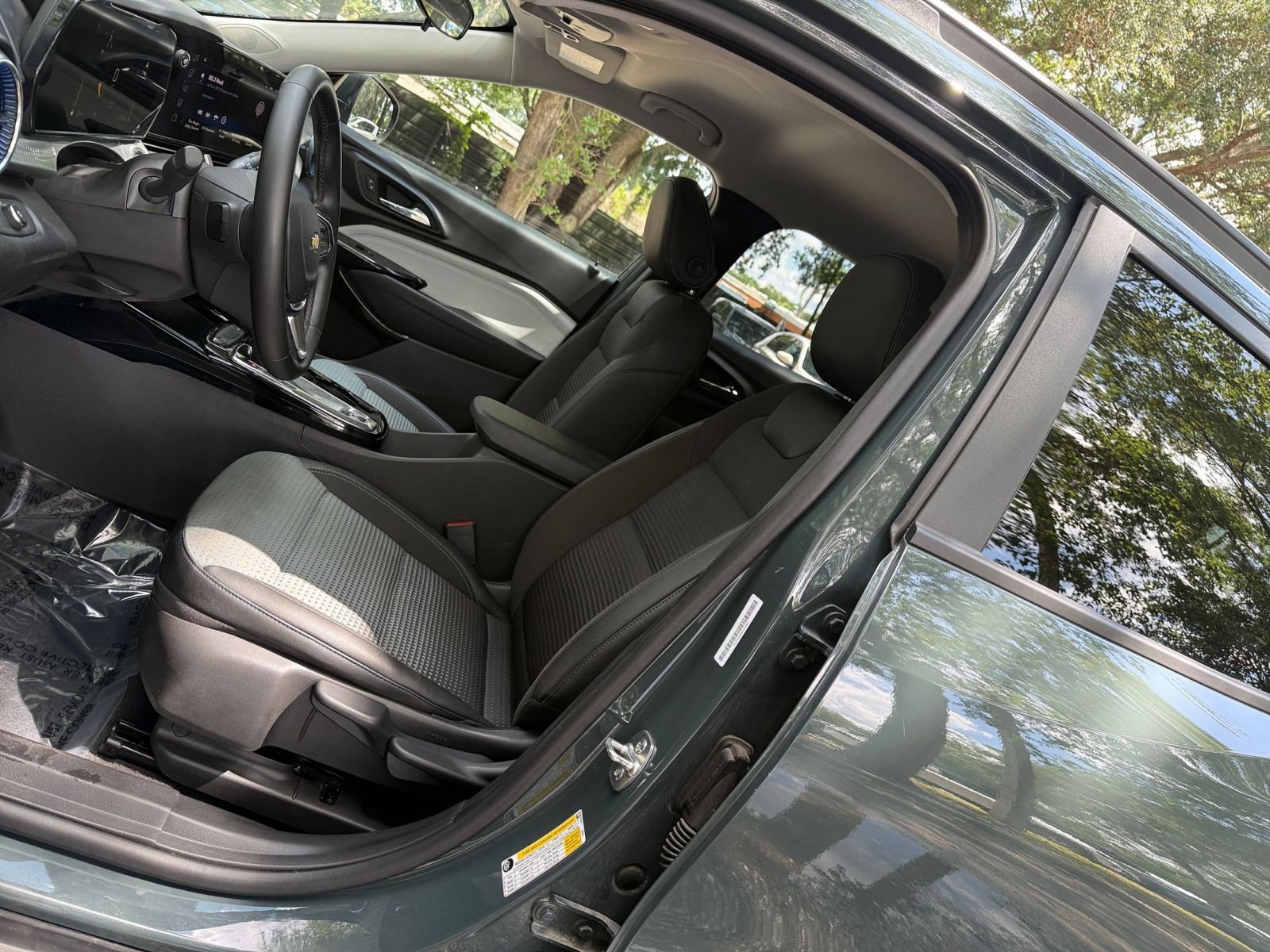 Thumbnail: 2025 Chevrolet Trax - 33