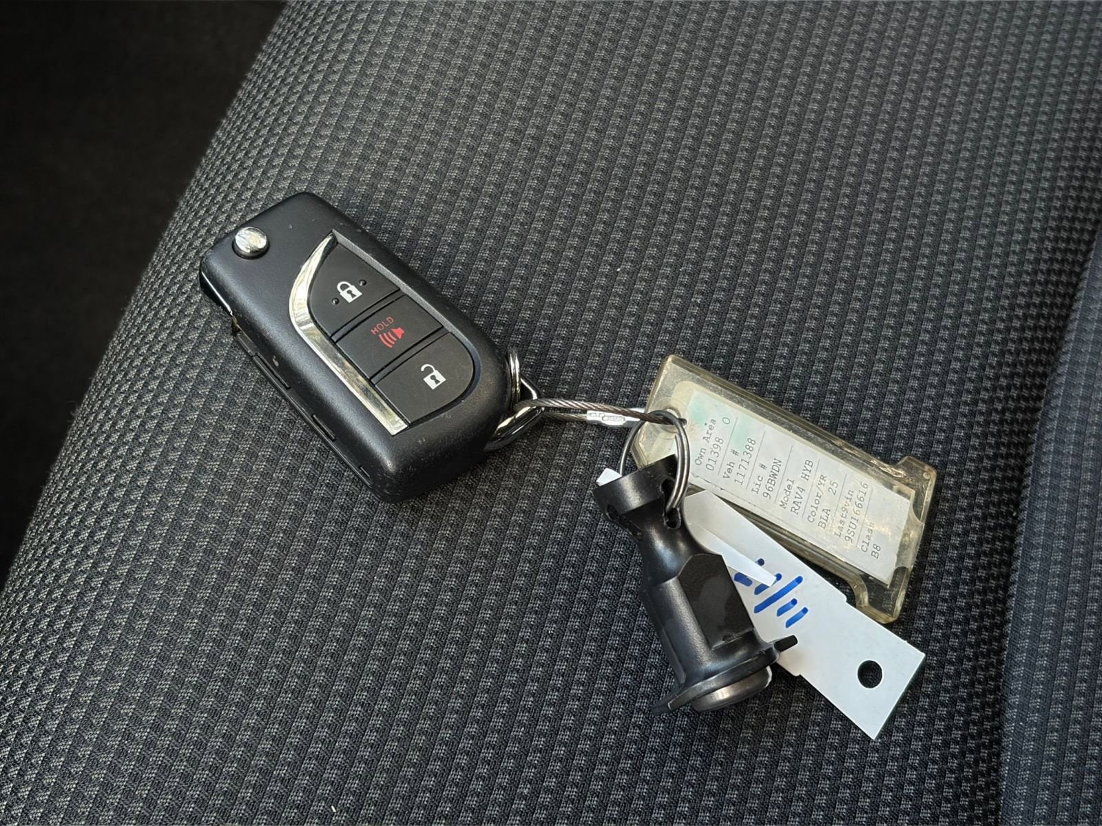 Thumbnail: 2025 Toyota RAV4 - 18