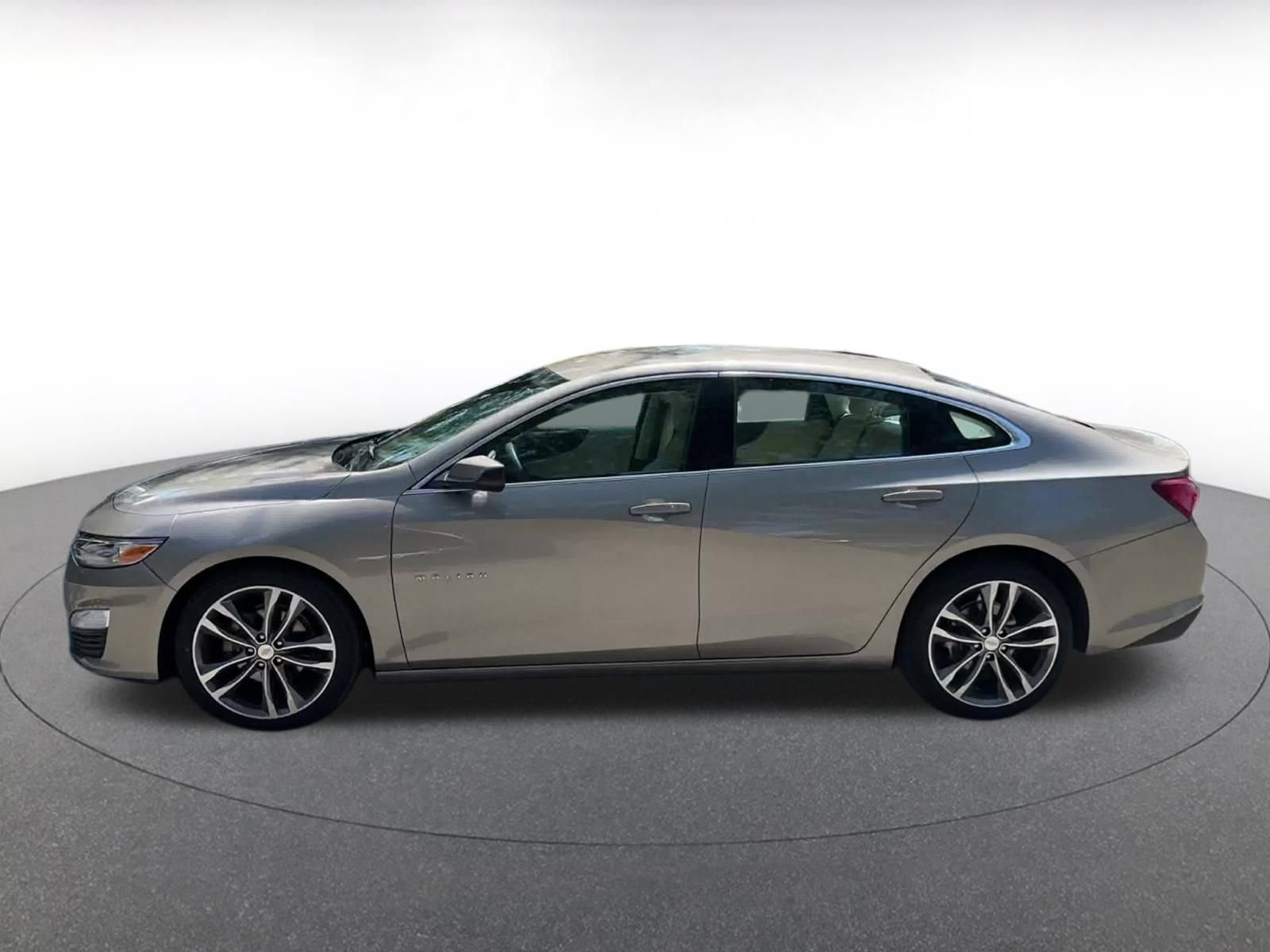 Thumbnail: 2024 Chevrolet Malibu - 9