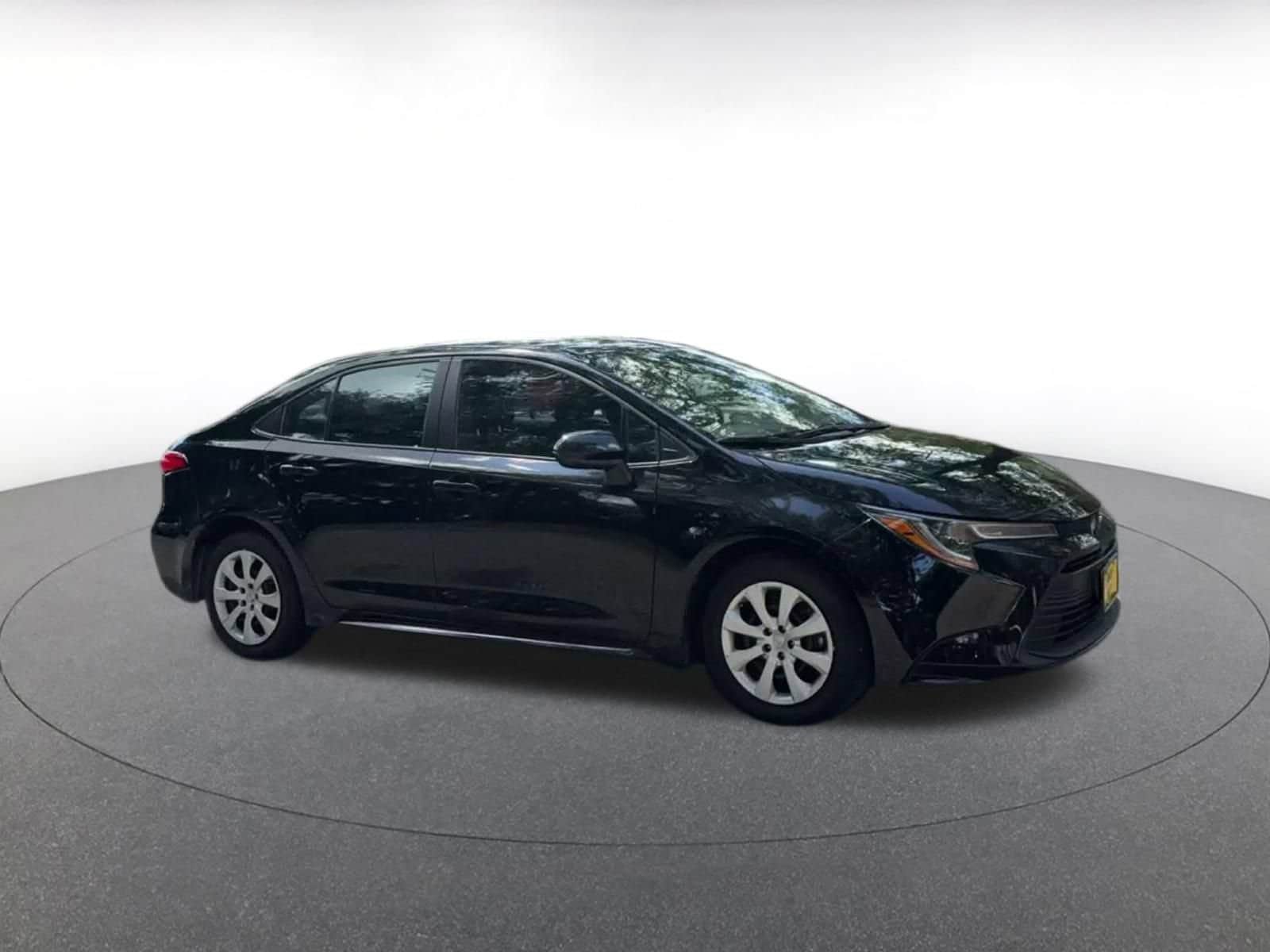 Thumbnail: 2025 Toyota Corolla - 2