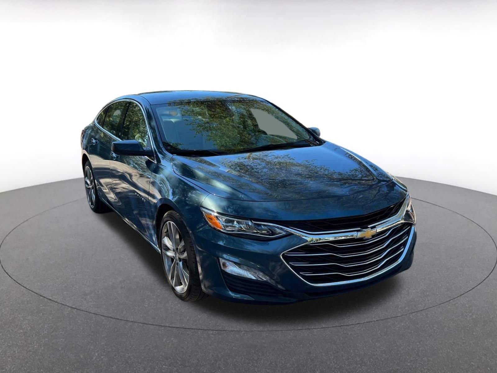 Thumbnail: 2024 Chevrolet Malibu - 1