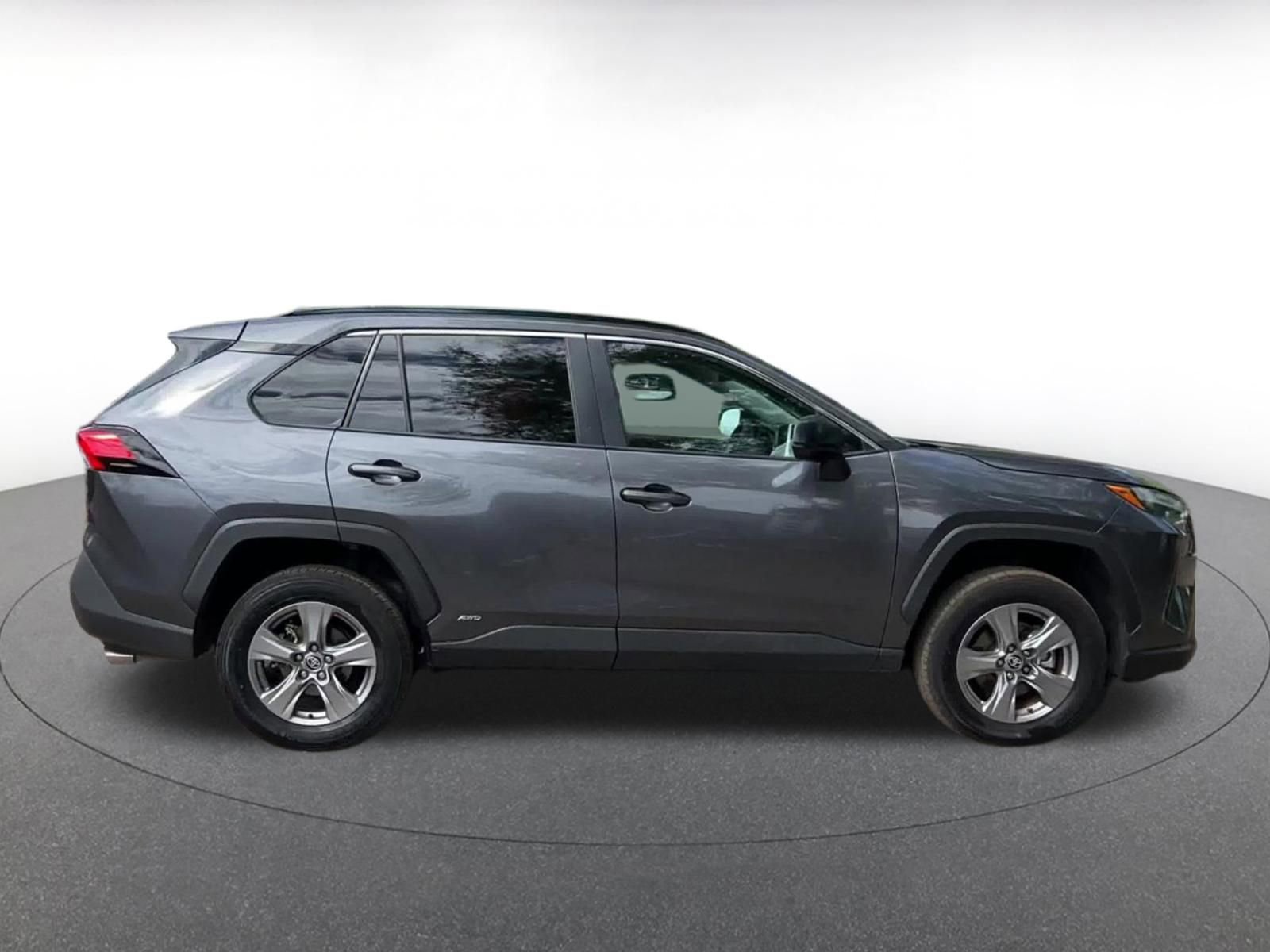 Thumbnail: 2025 Toyota RAV4 - 16