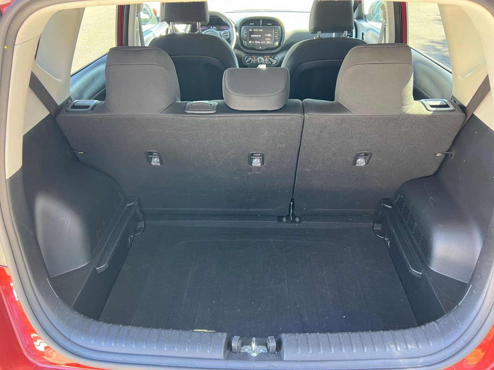 Thumbnail: 2025 Kia Soul - 25