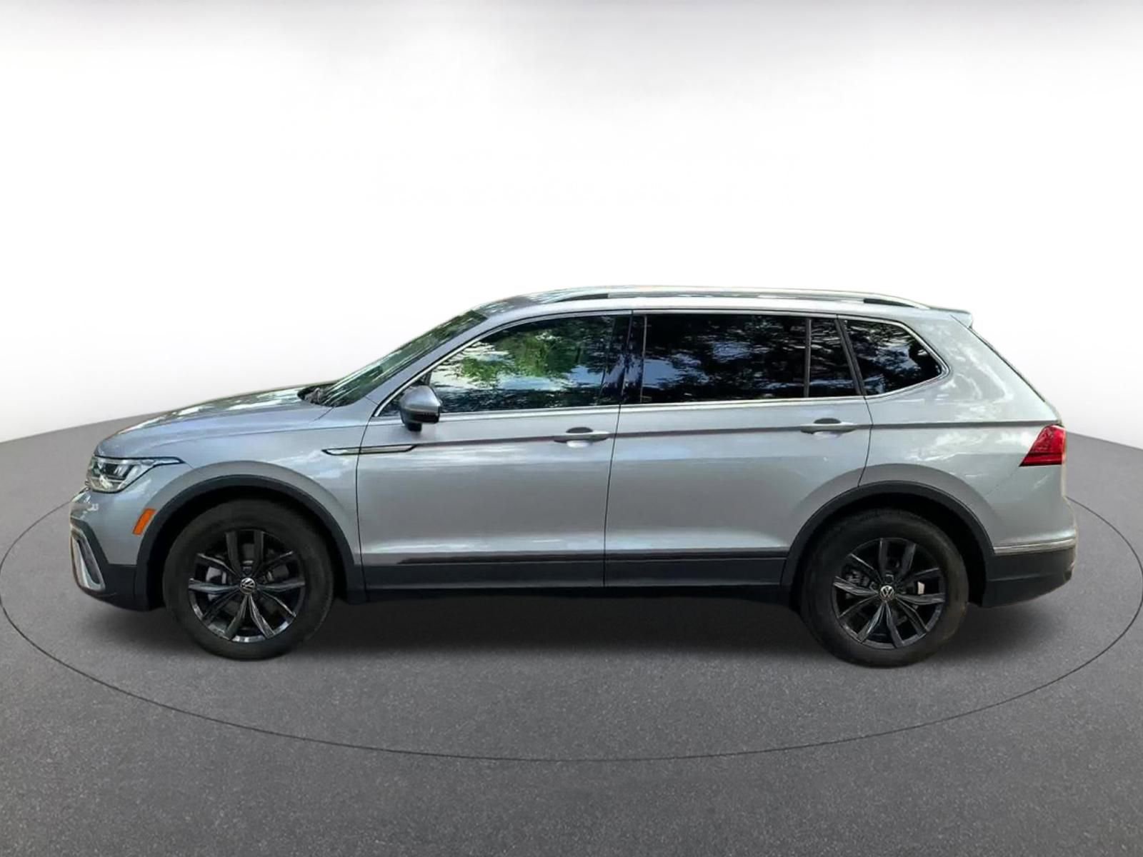 Thumbnail: 2024 Volkswagen Tiguan - 8