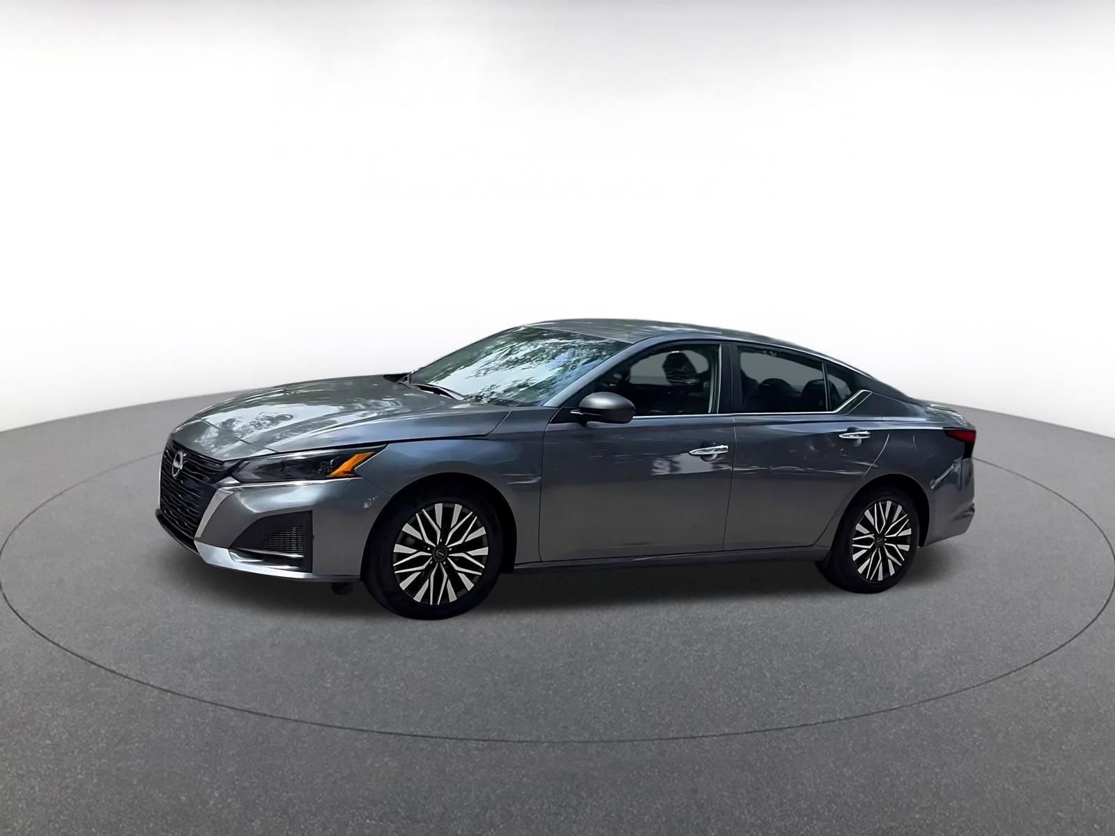 Thumbnail: 2025 Nissan Altima - 8