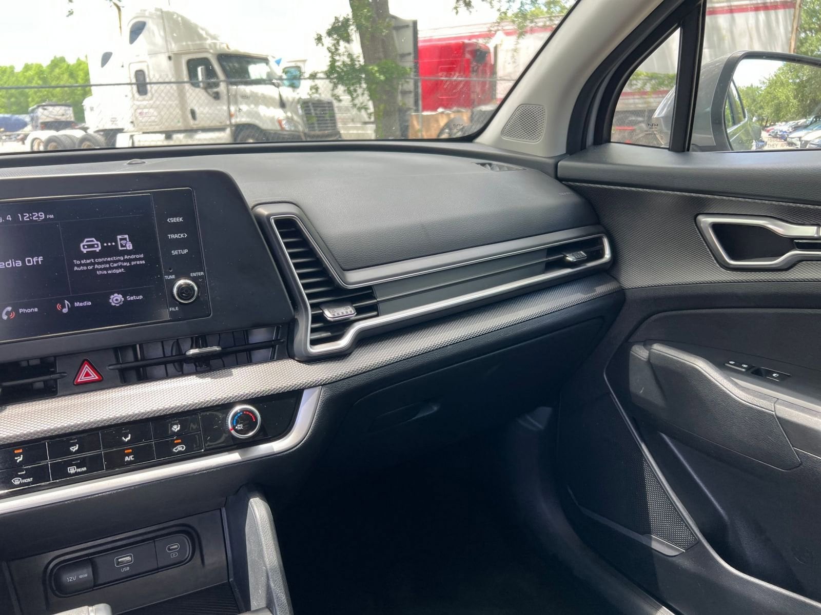 Thumbnail: 2025 Kia Sportage - 33