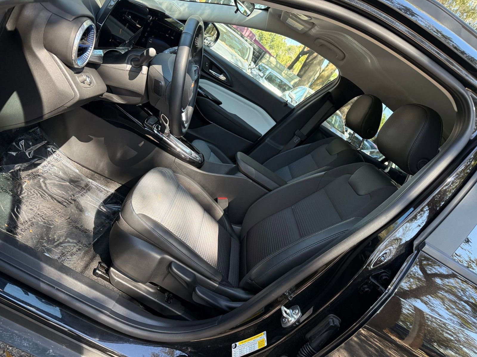 Thumbnail: 2025 Chevrolet Trax - 28